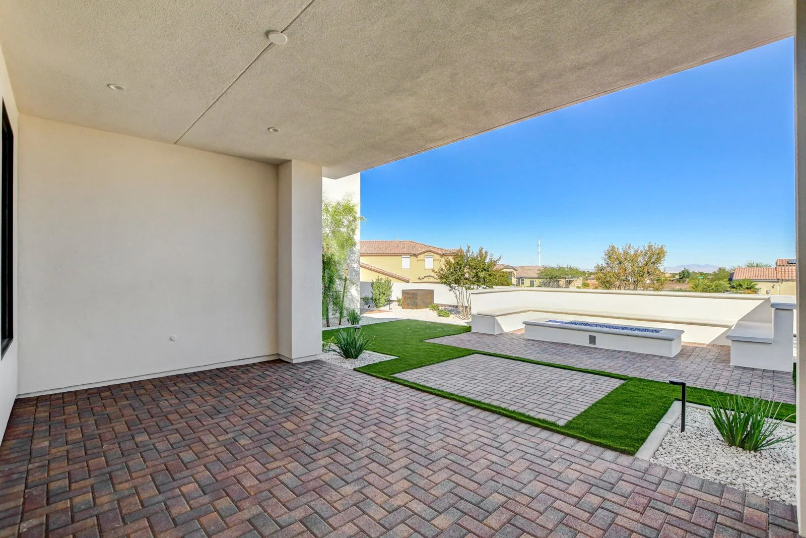 8765-Hickam-Ave_69.jpg