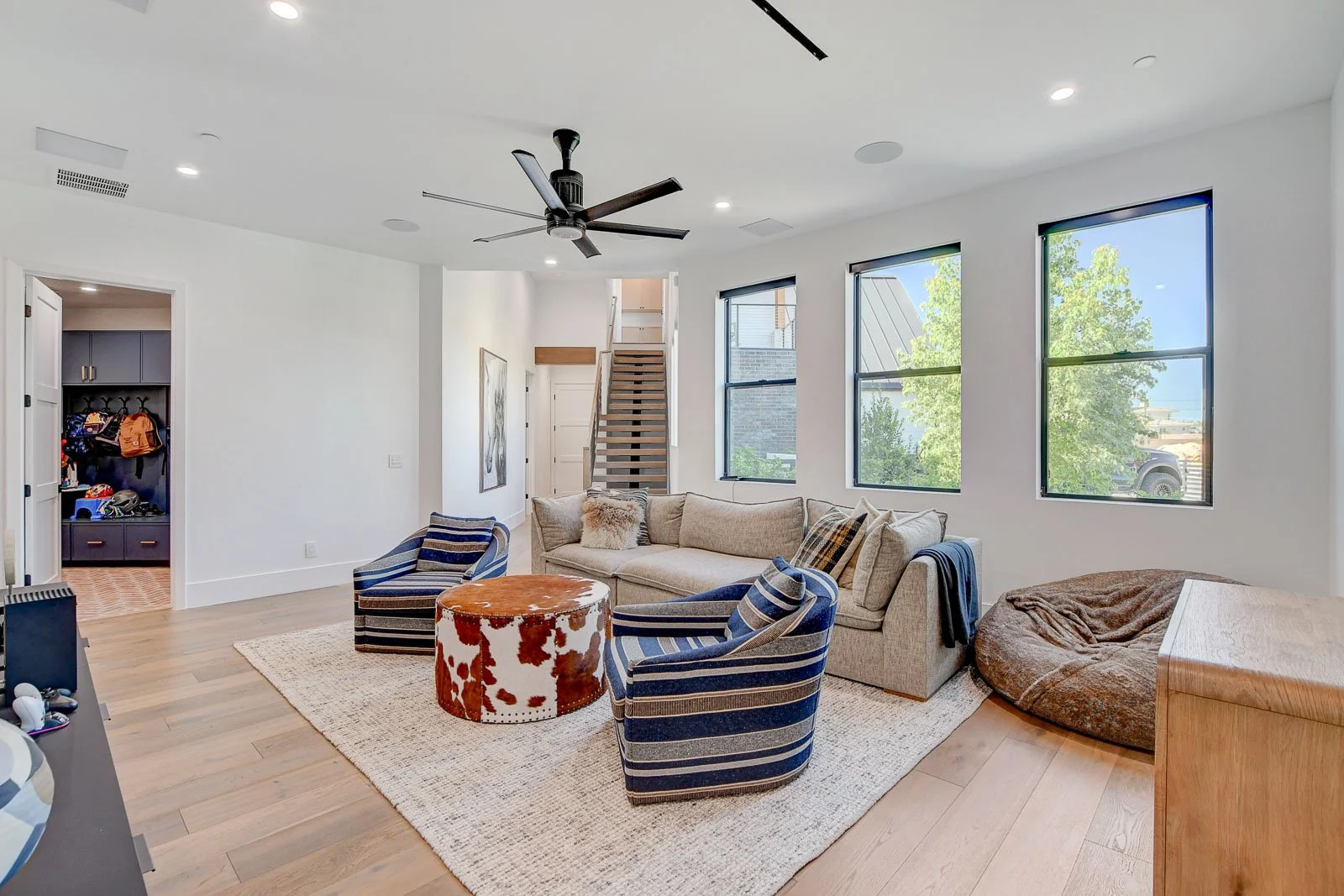 7315-La-Madre-Way-Interior_24.jpg