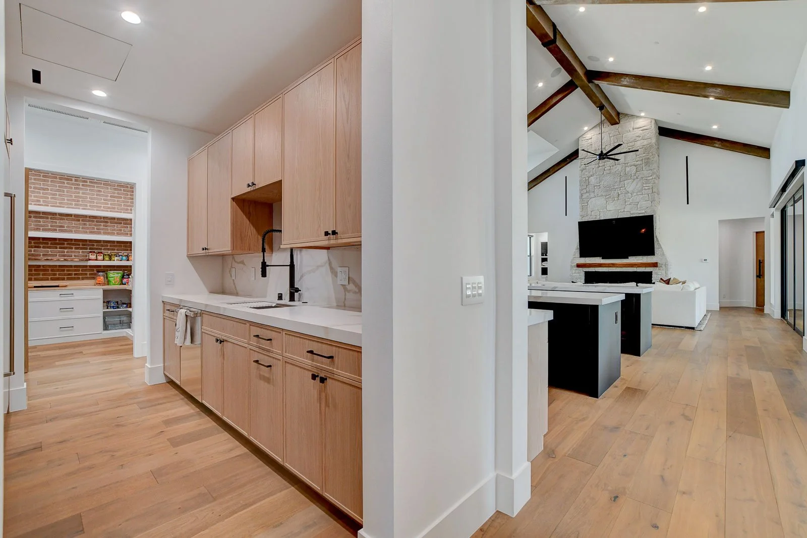 7315-La-Madre-Way-Interior_16.jpg
