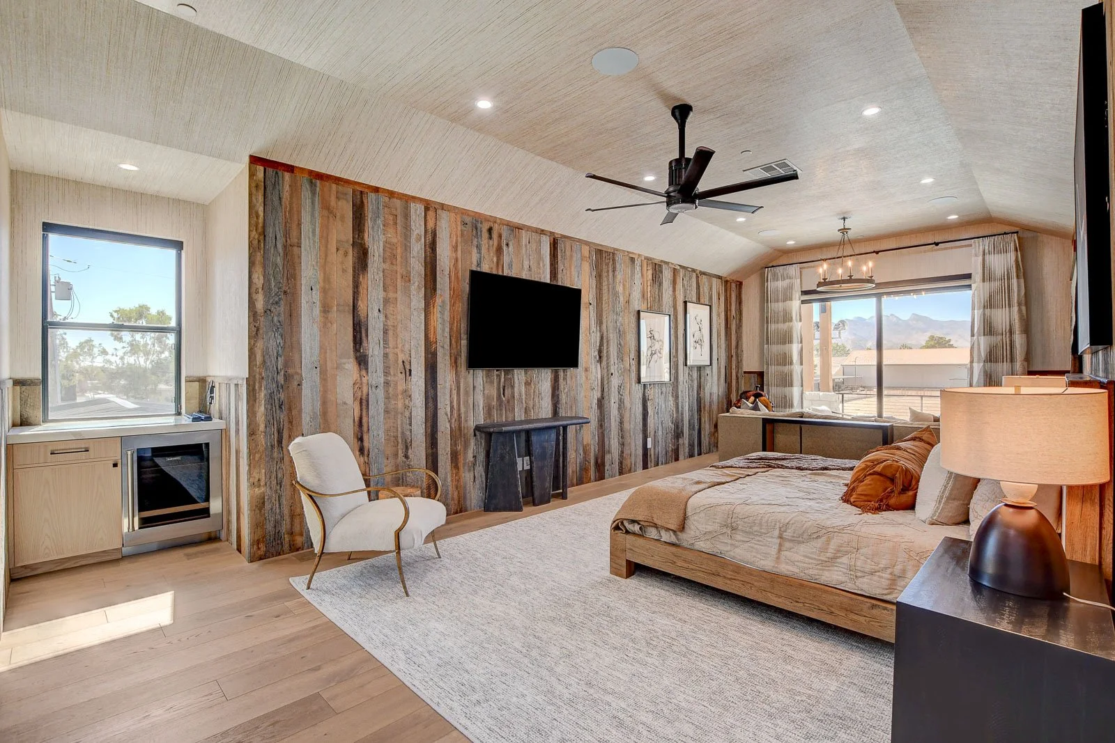 7315-La-Madre-Way-Interior_31.jpg
