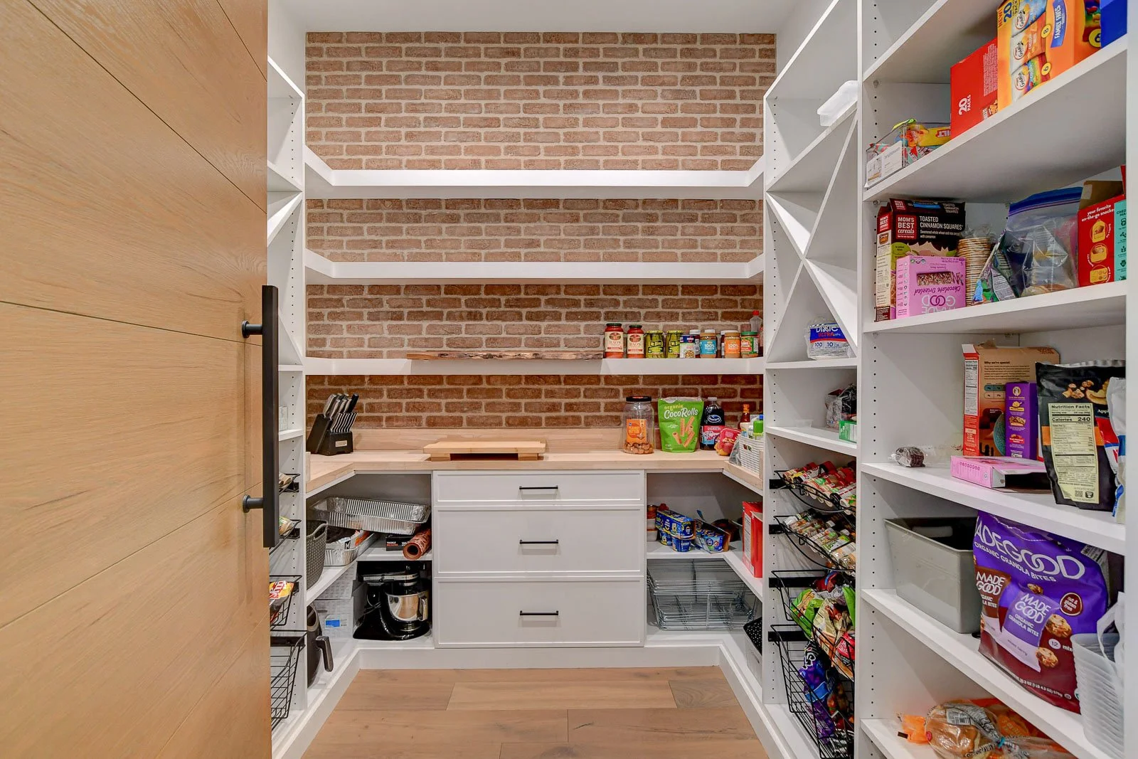 7315-La-Madre-Way-Interior_23.jpg