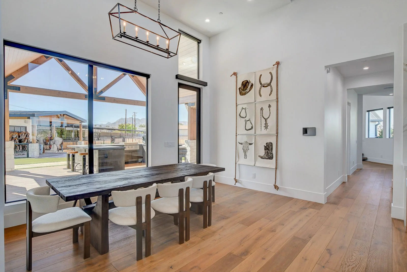 7315-La-Madre-Way-Interior_15.jpg