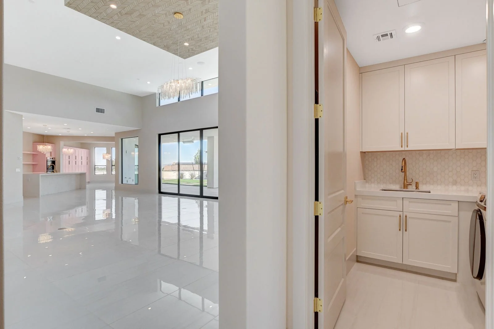8765-Hickam-Ave_58.jpg