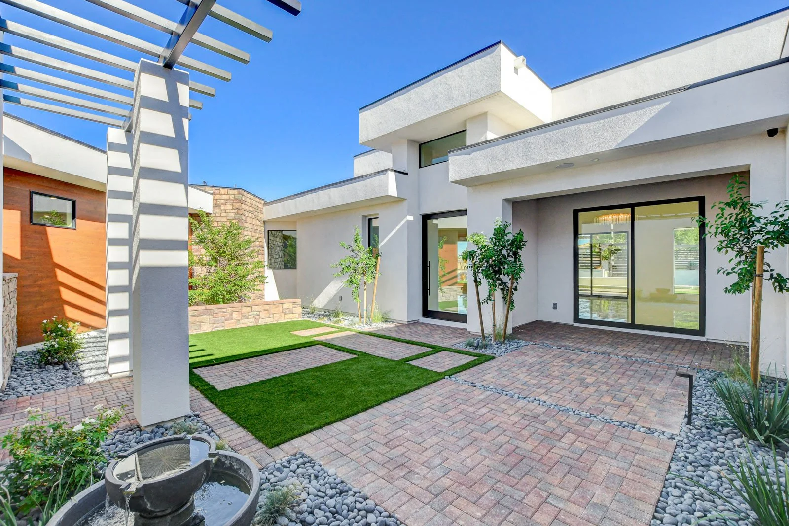 8765-Hickam-Ave_04.jpg