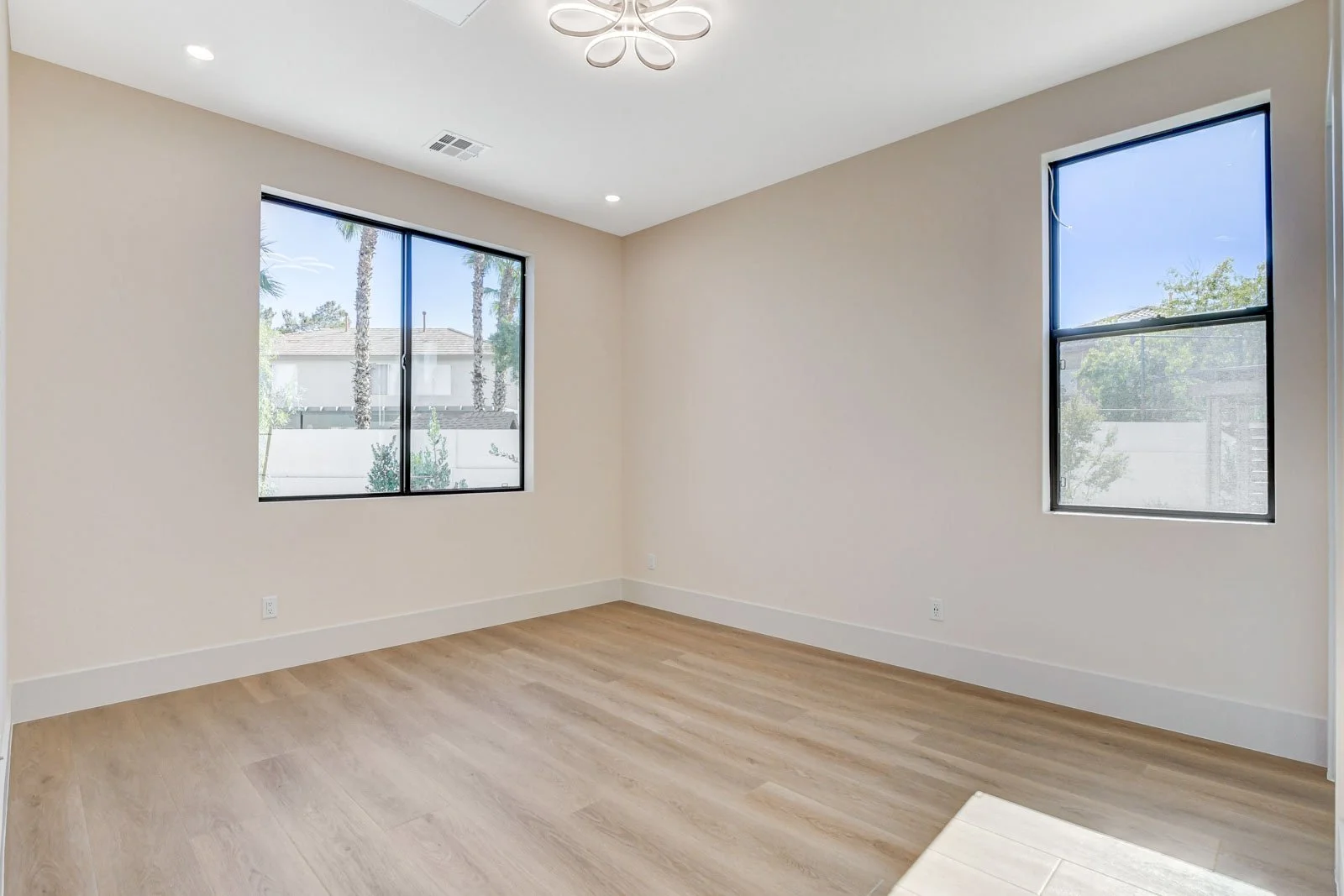 8765-Hickam-Ave_26.jpg