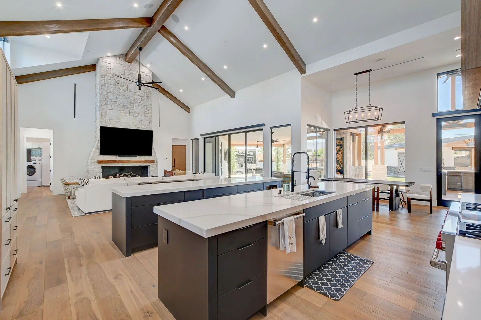 7315-La-Madre-Way-Interior_08.jpg