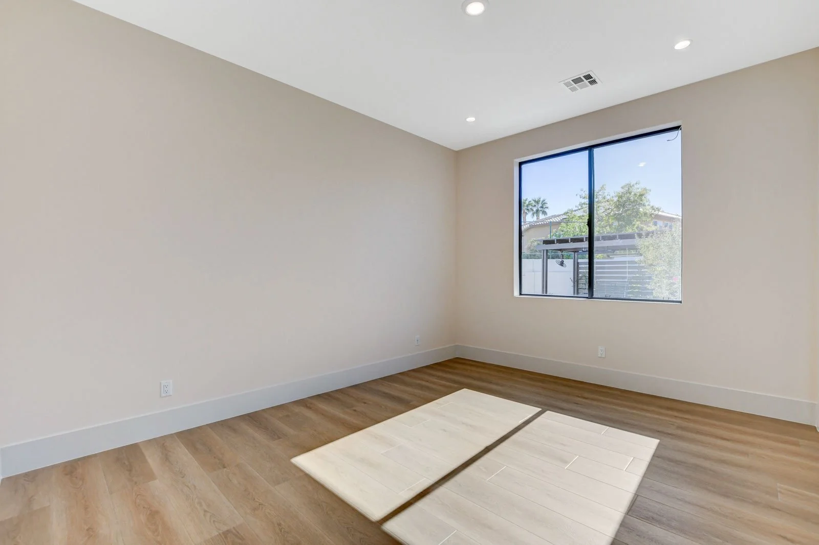 8765-Hickam-Ave_30.jpg