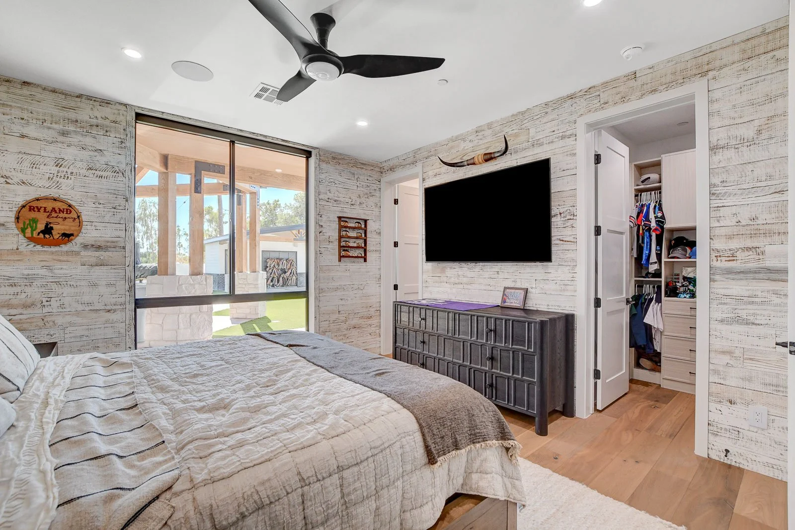7315-La-Madre-Way-Interior_39.jpg