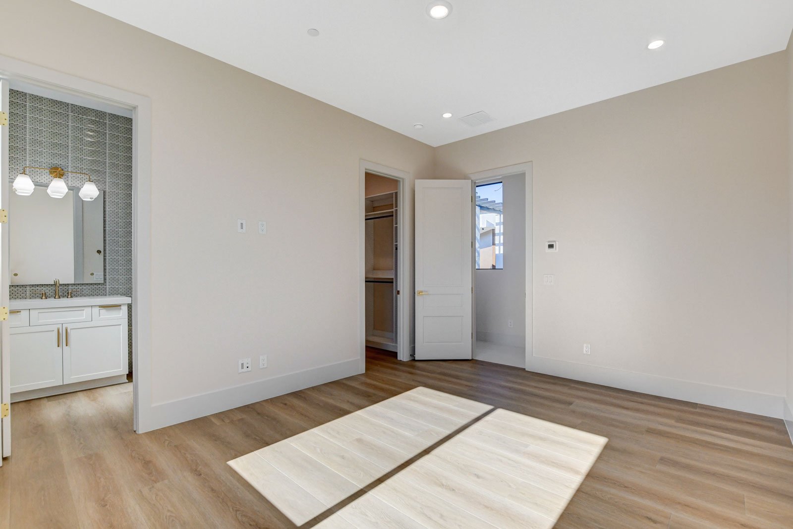 8765-Hickam-Ave_32.jpg
