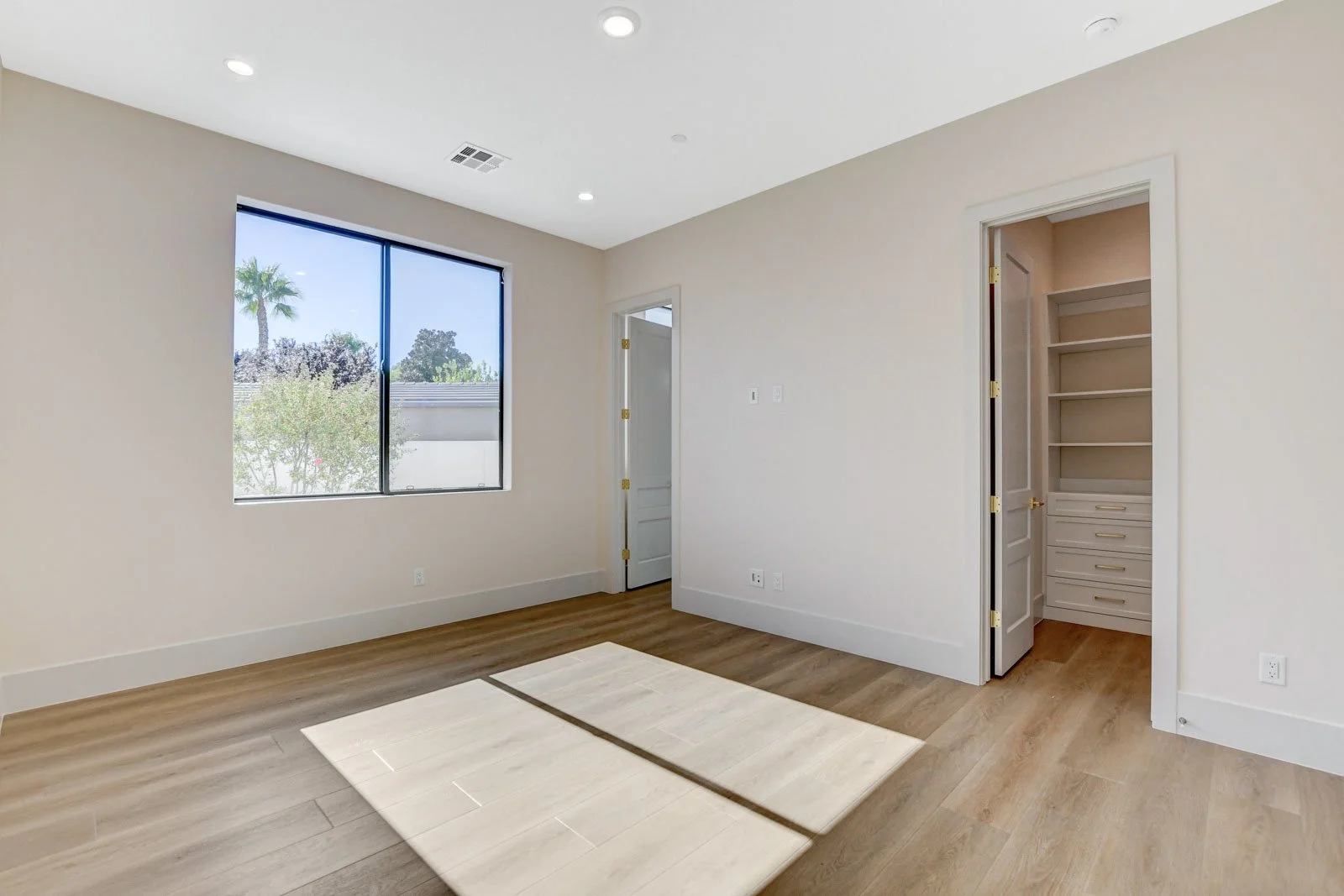8765-Hickam-Ave_31.jpg