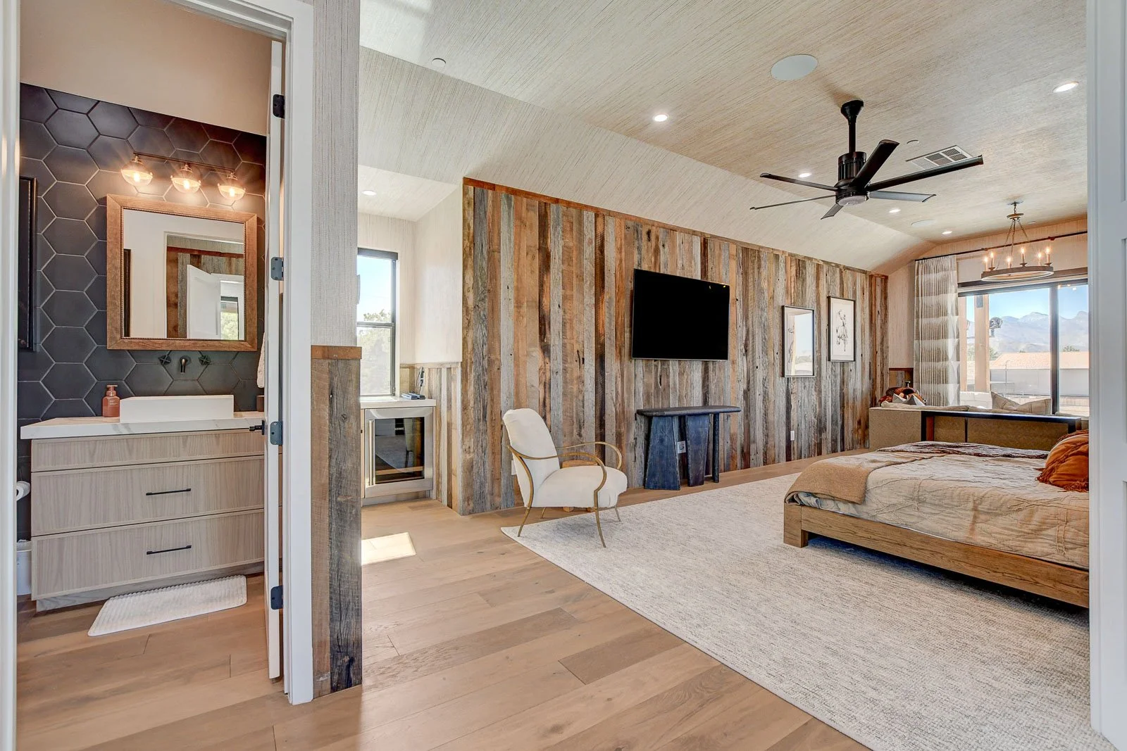 7315-La-Madre-Way-Interior_37.jpg