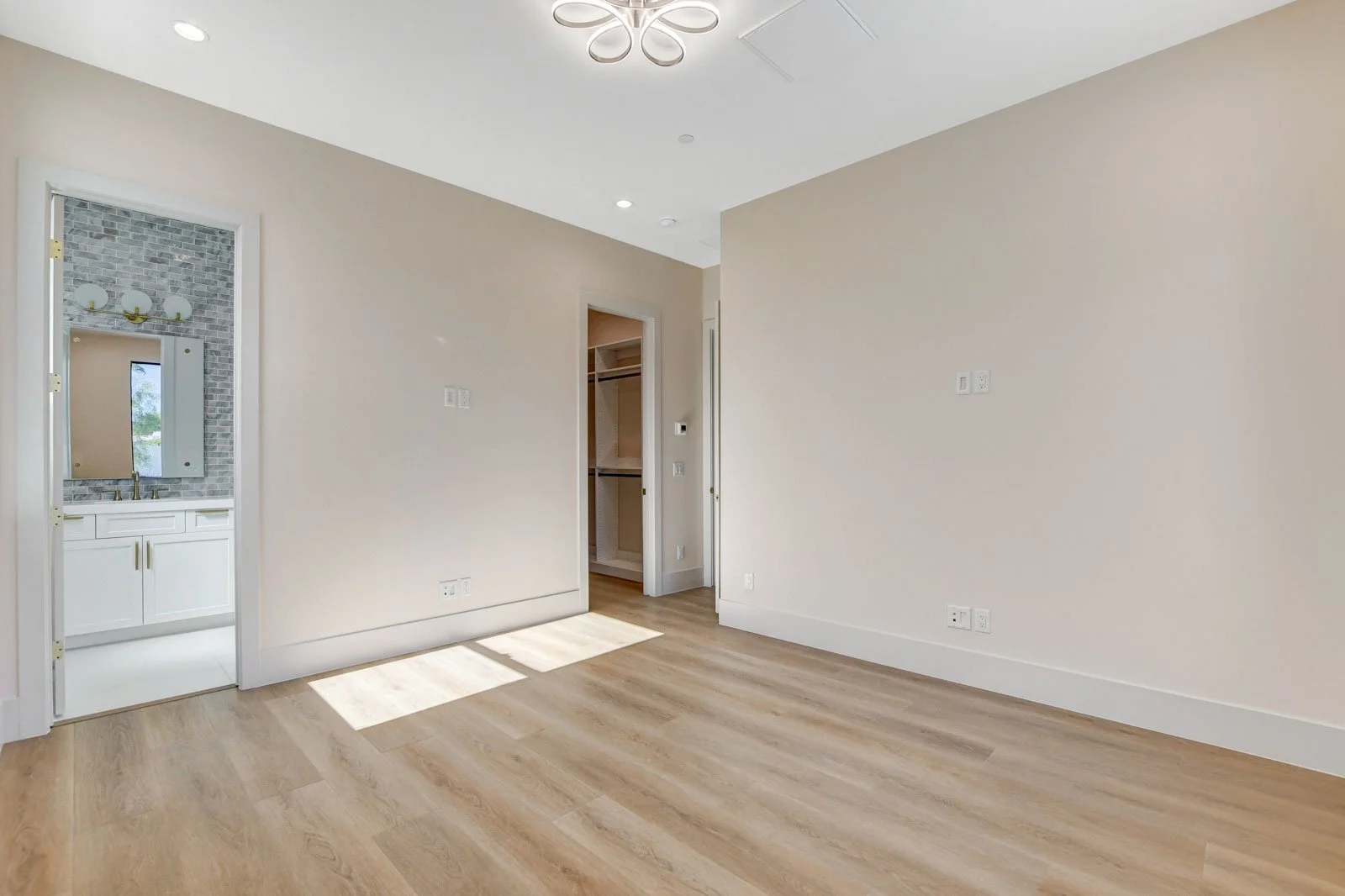 8765-Hickam-Ave_27.jpg
