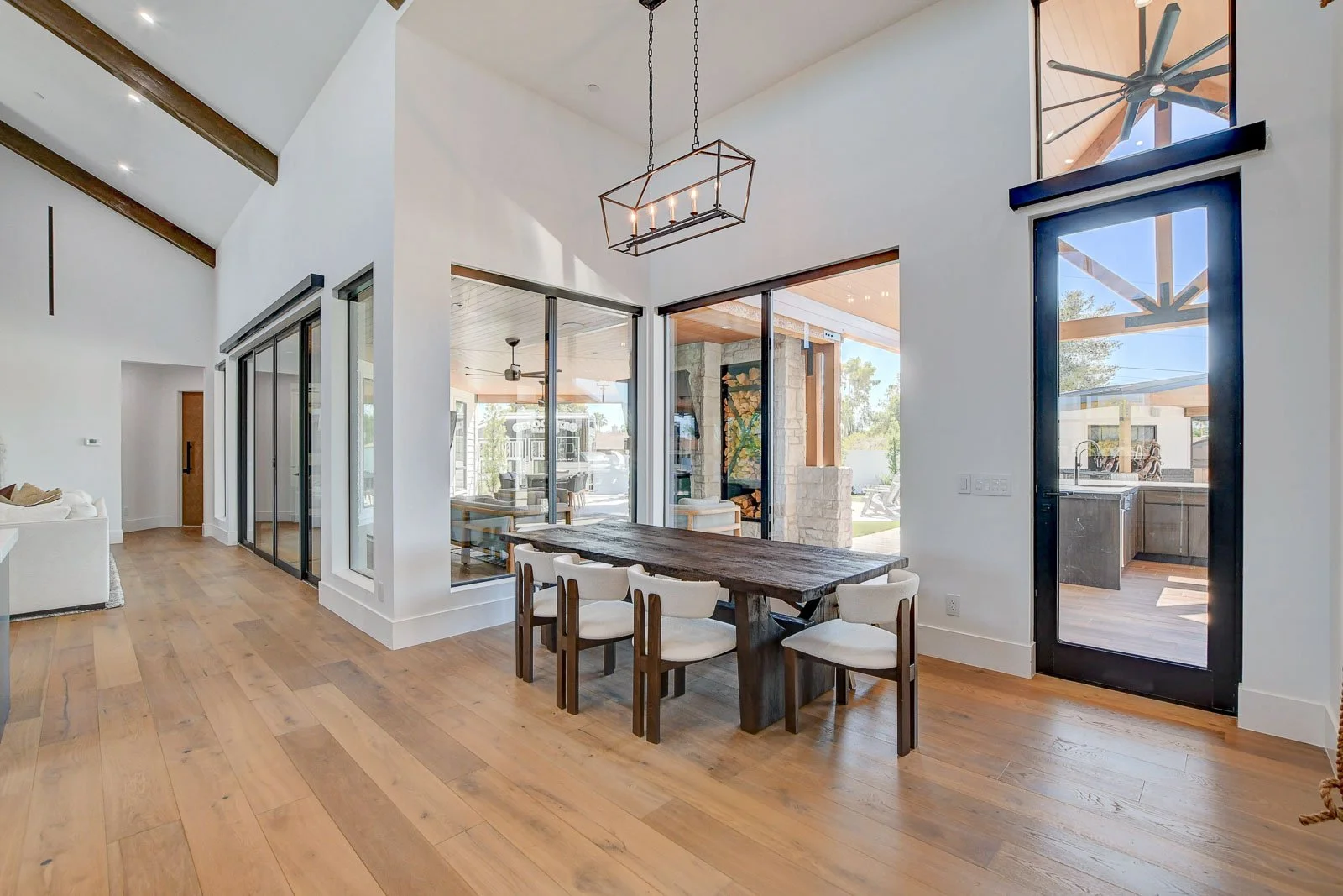 7315-La-Madre-Way-Interior_14.jpg