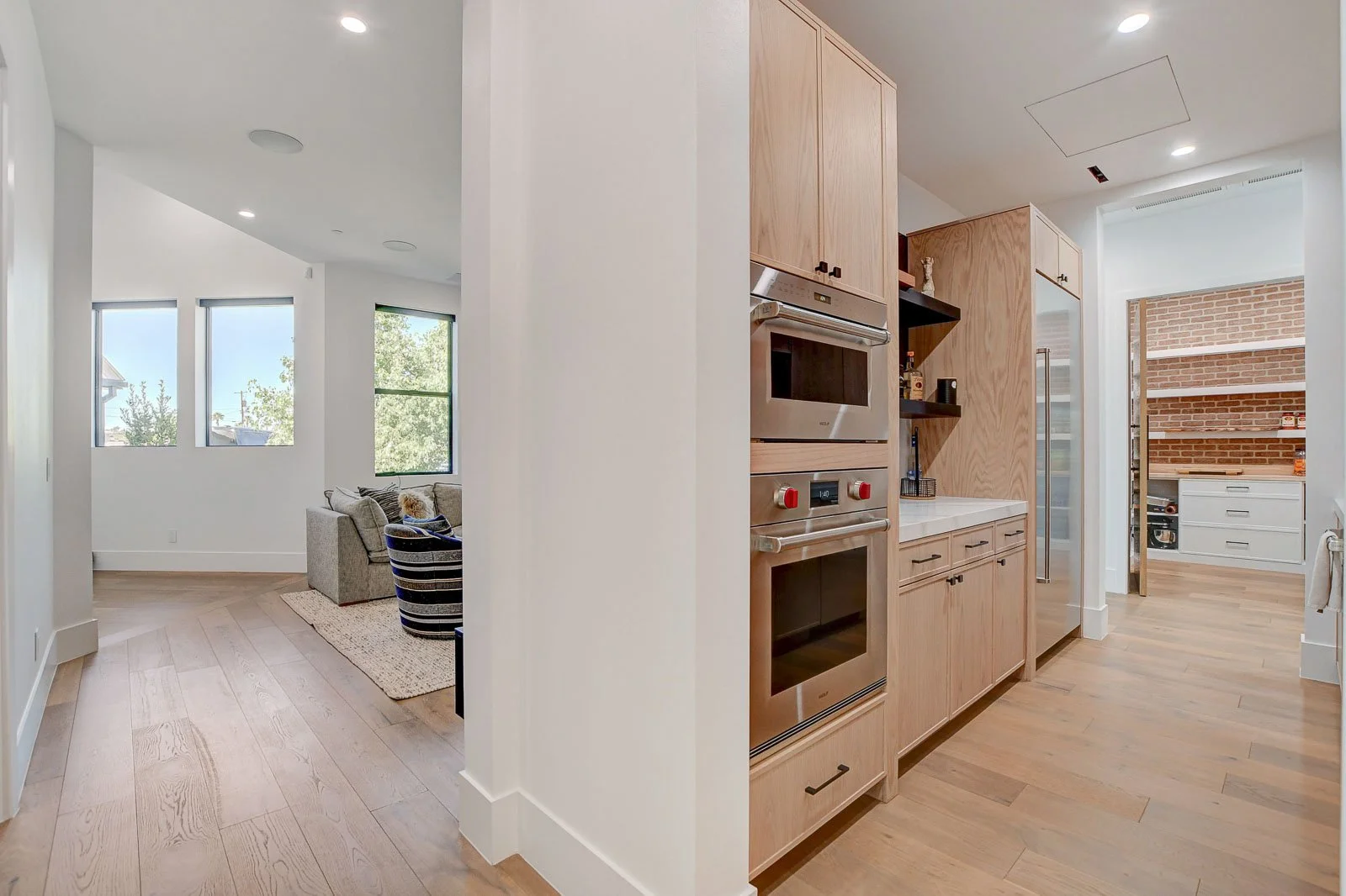7315-La-Madre-Way-Interior_17.jpg