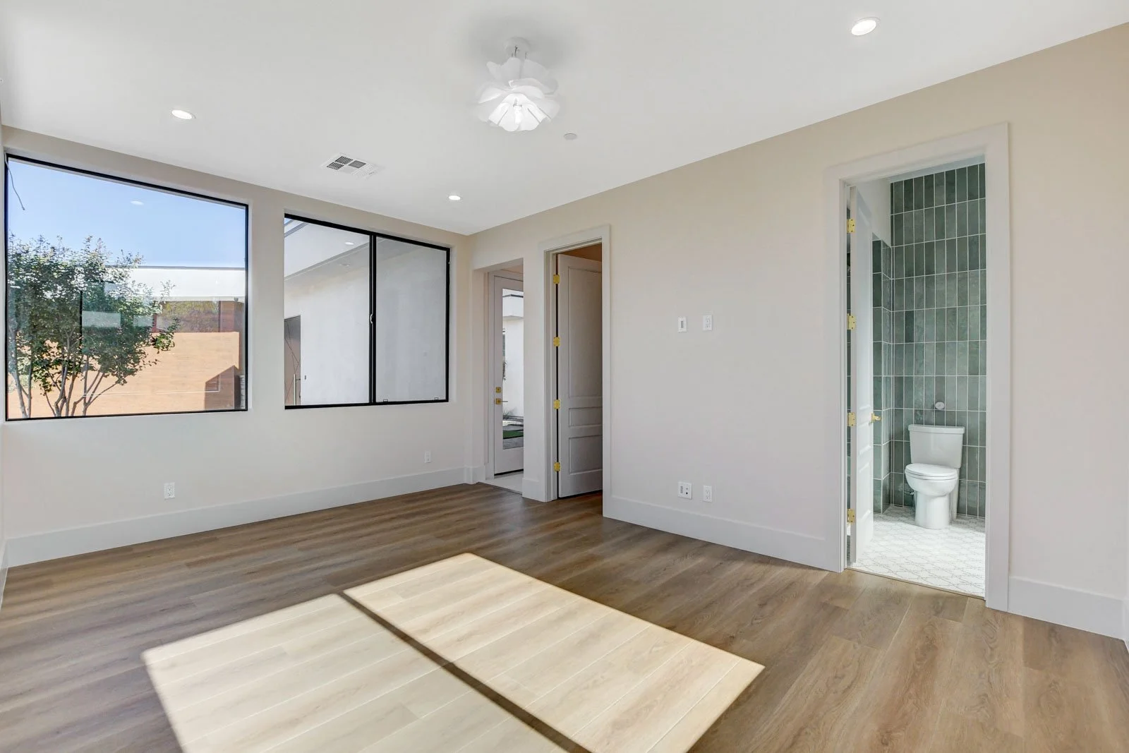 8765-Hickam-Ave_36.jpg