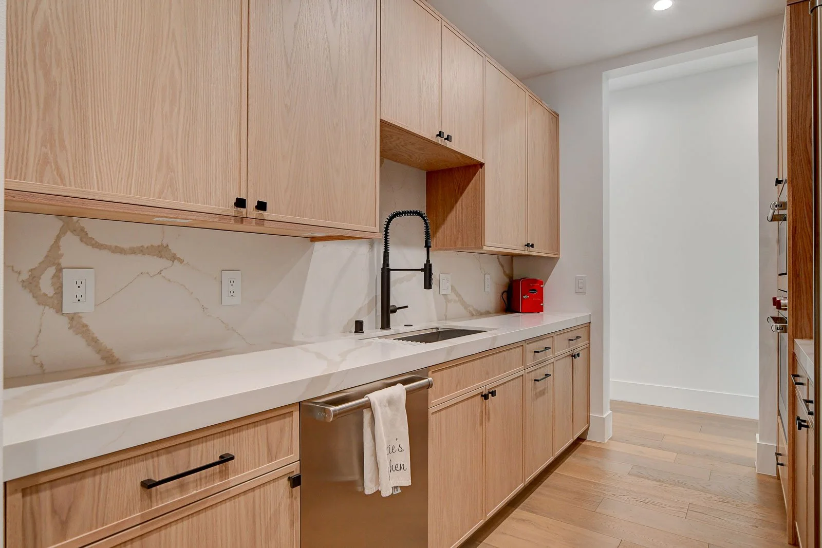 7315-La-Madre-Way-Interior_20.jpg