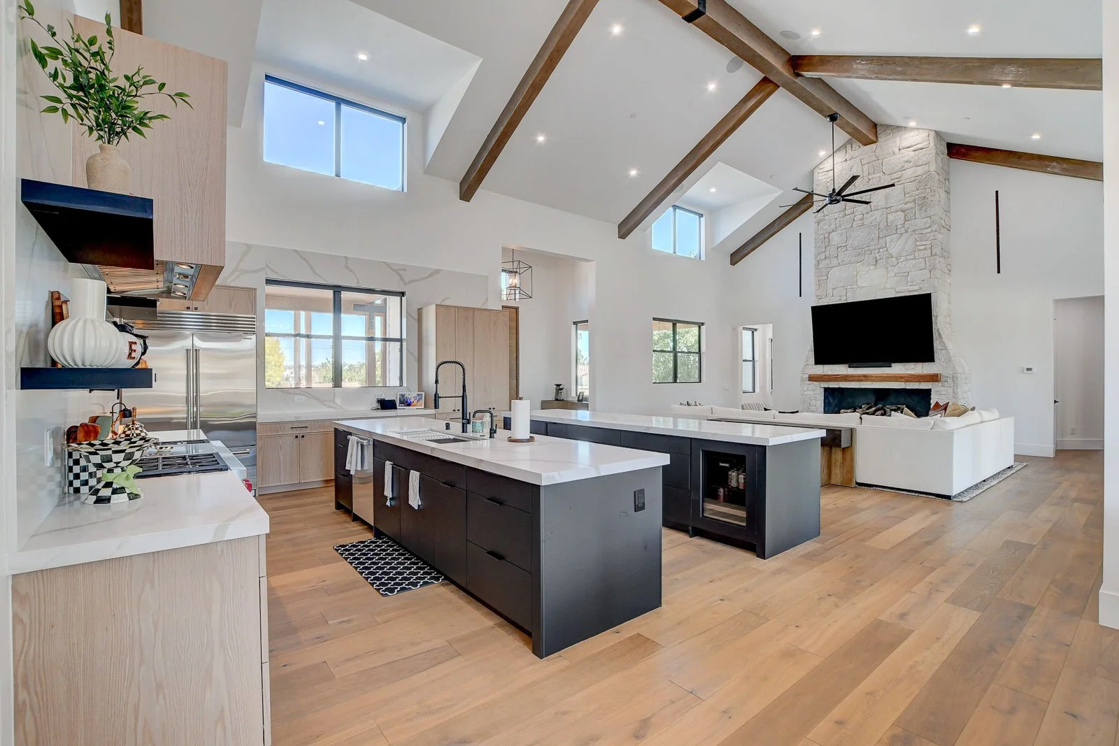 7315-La-Madre-Way-Interior_07.jpg