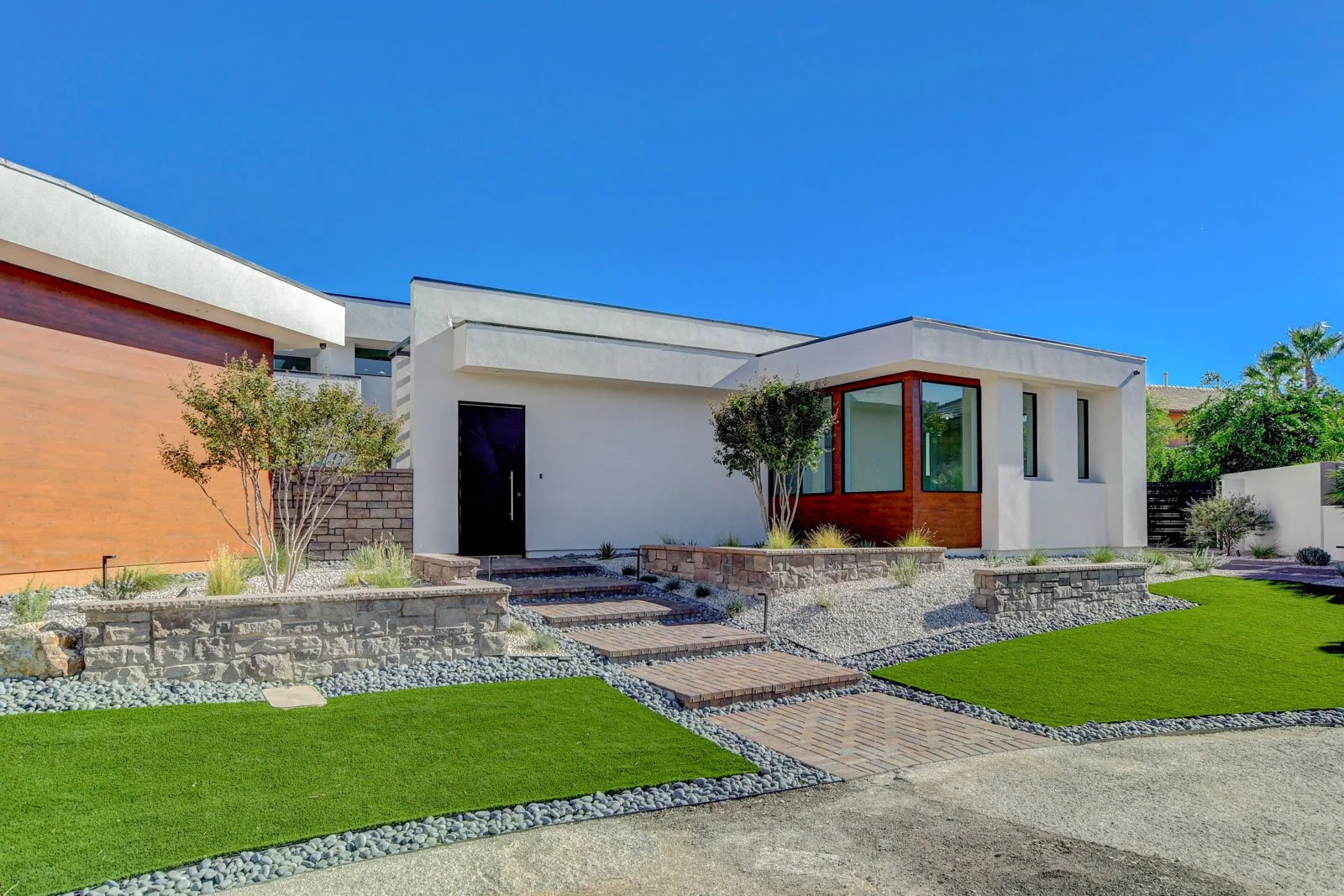 8765-Hickam-Ave_02.jpg