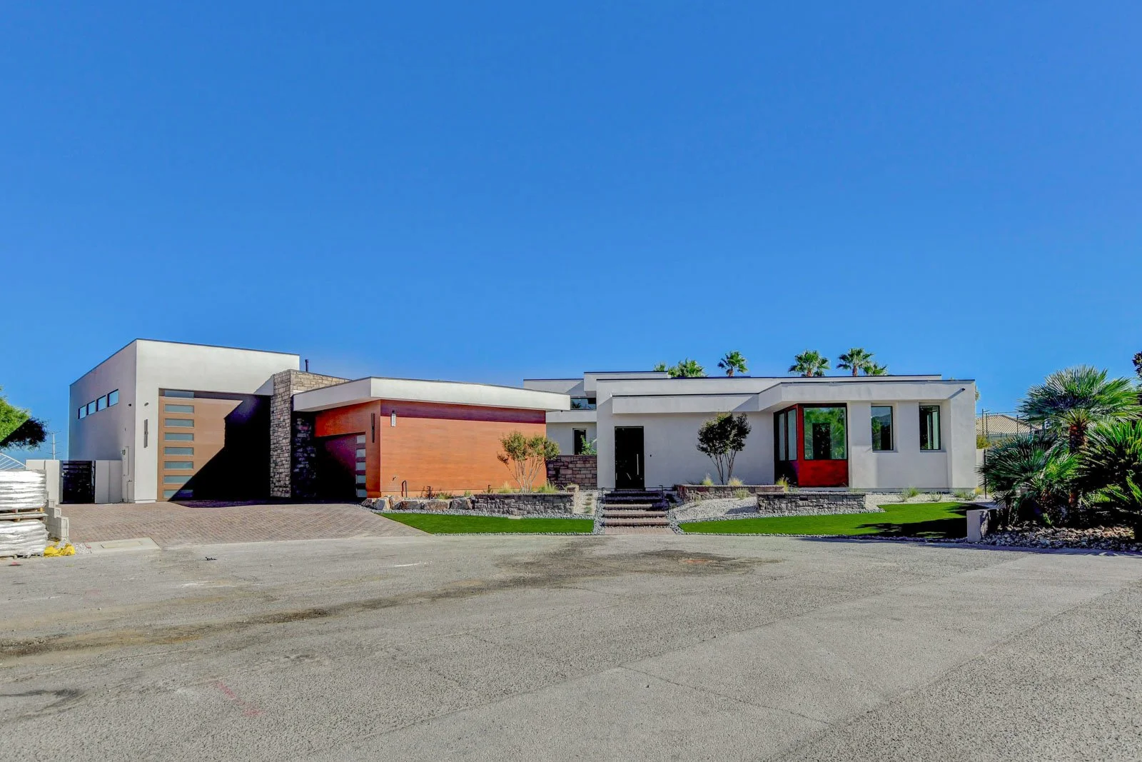 8765-Hickam-Ave_01.jpg