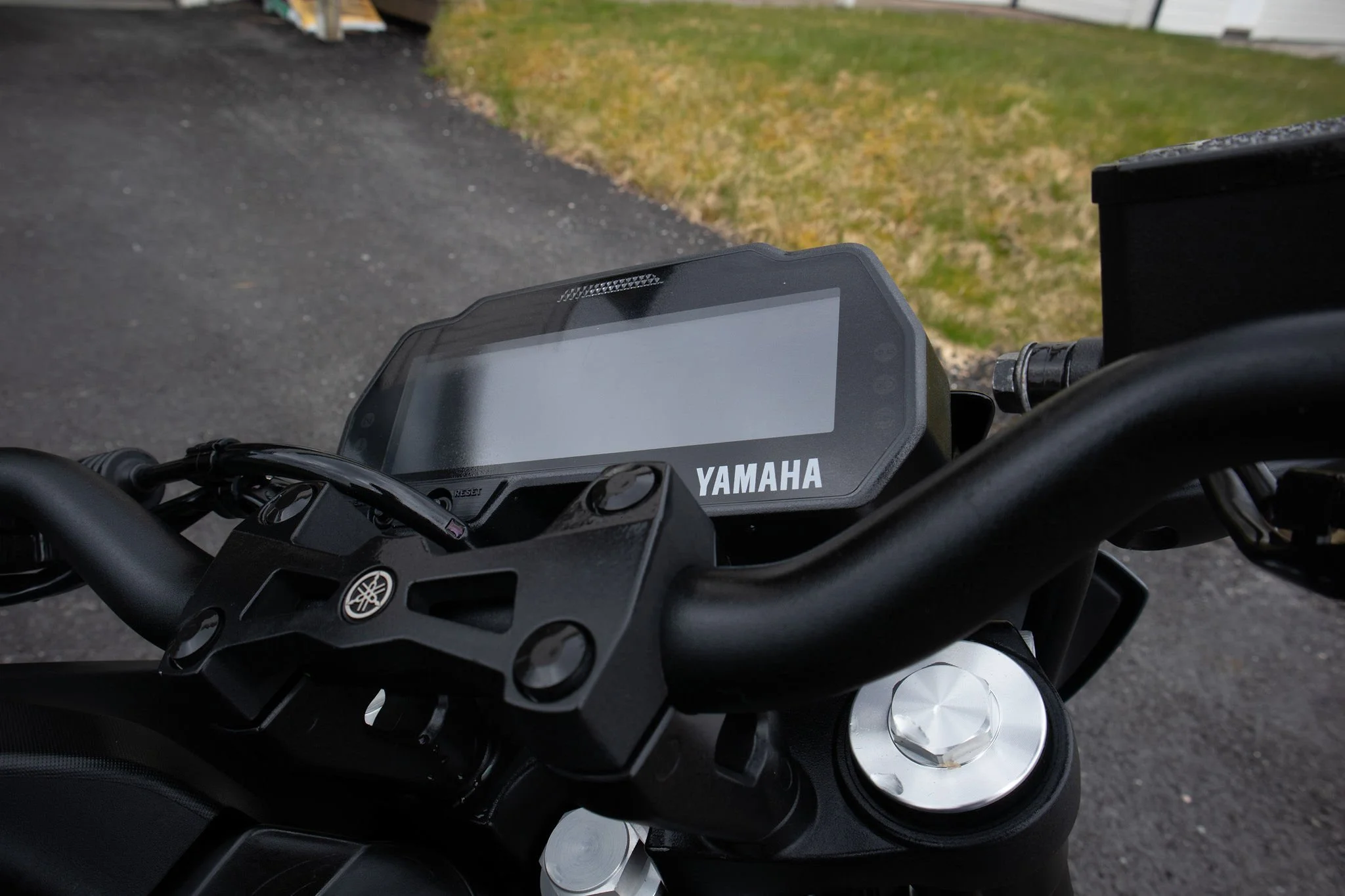 _MG_9332YamahaMT12532displayannenvinkel.jpg
