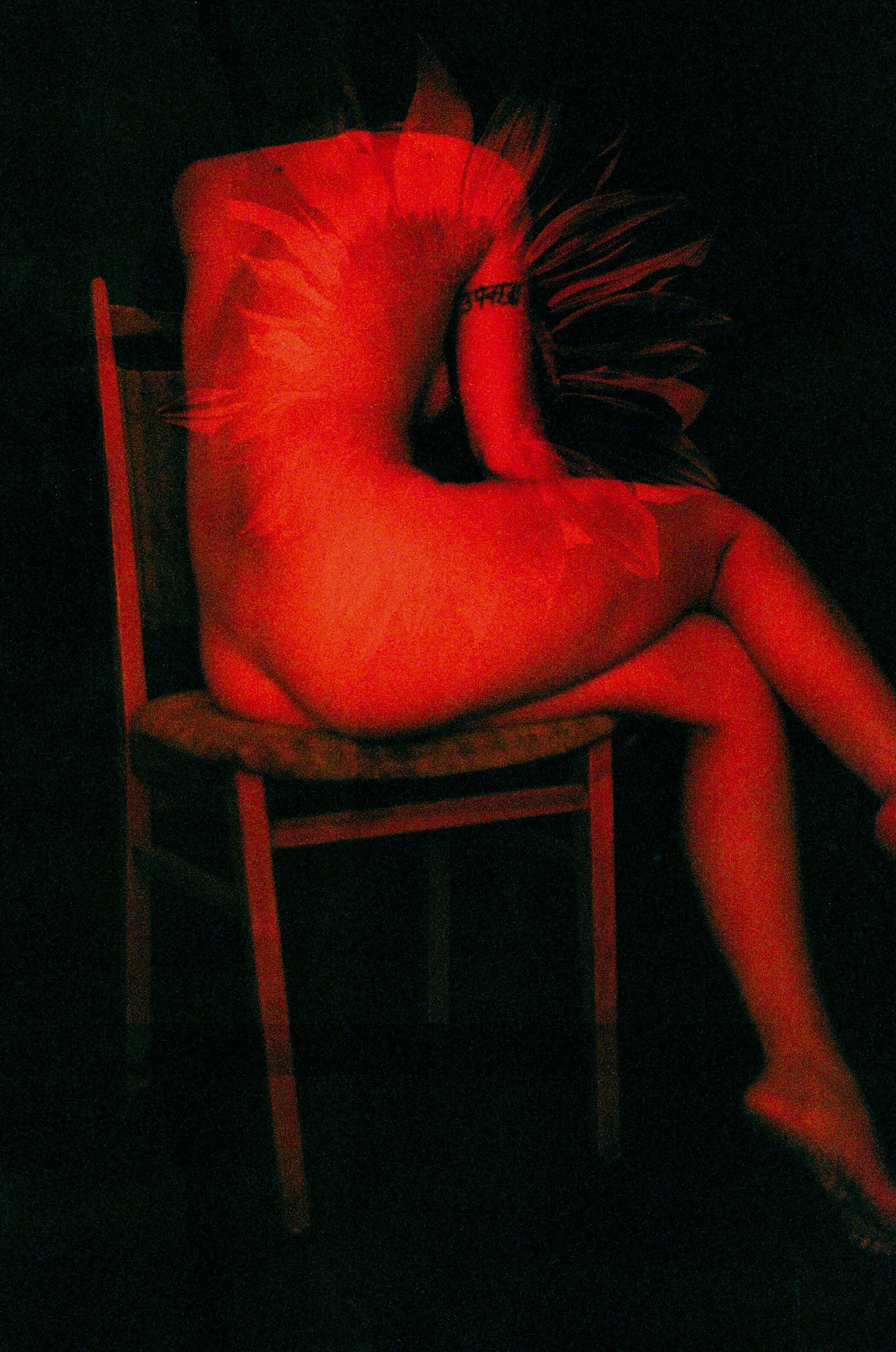 laetitia-heisler-pictorialism-self-portrait-experimental-redscale