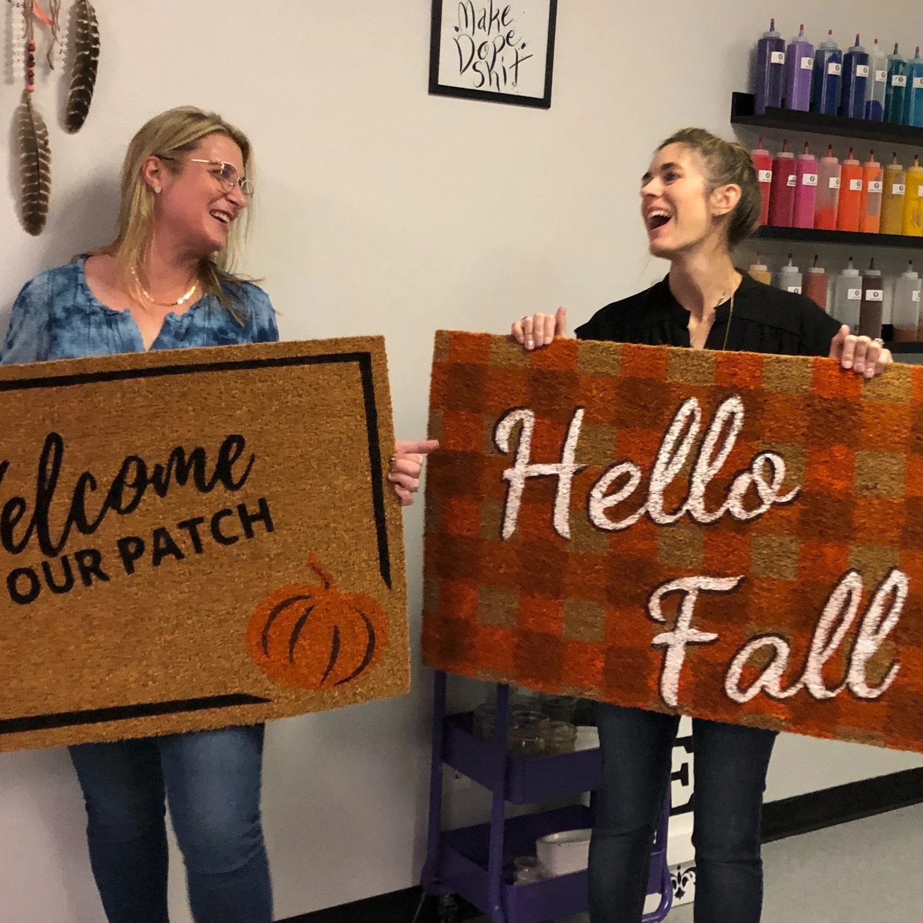 🍂 It might be hot af in Texas but we're crafting fall vibes! 

Did you know all our projects are customizable? 

We only do one project type per craft party but everyone gets to make it their own.

Plus we provide a variety of stencils so you don't 