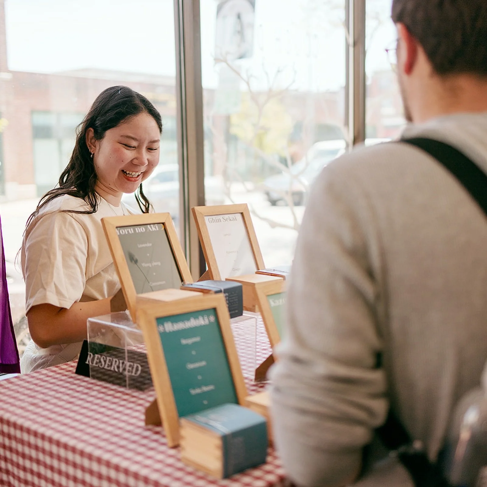 Our AANHPI Mini Market on May 16 was warmly welcomed by what felt like the first weekend of the summer season ☀️ what a gorgeous day! We had four wonderful vendors, a well-attended Zine-Making workshop with @itsvalindachan, and our very own neighborh