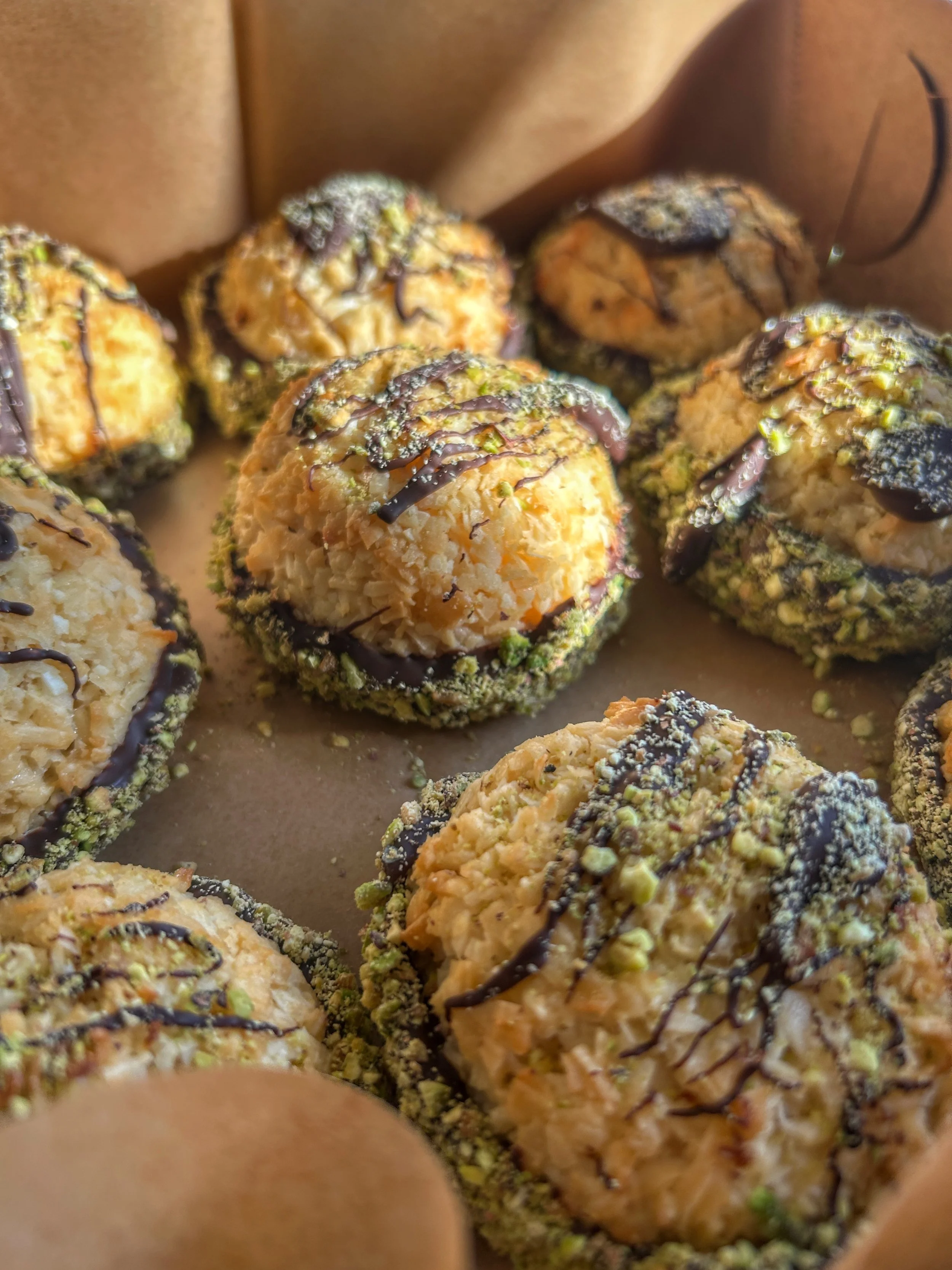 Box of 5 Chocolate Dipped Pistachio Macaroons