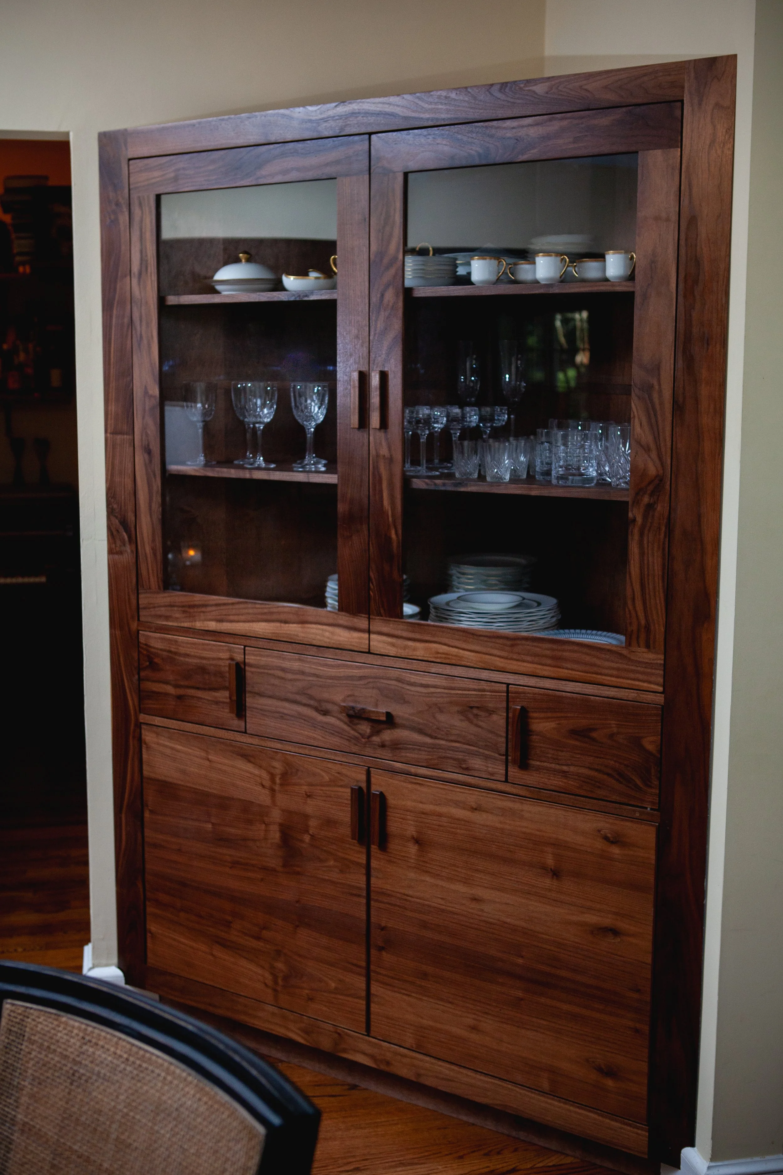 Corner Cabinet (3).jpg