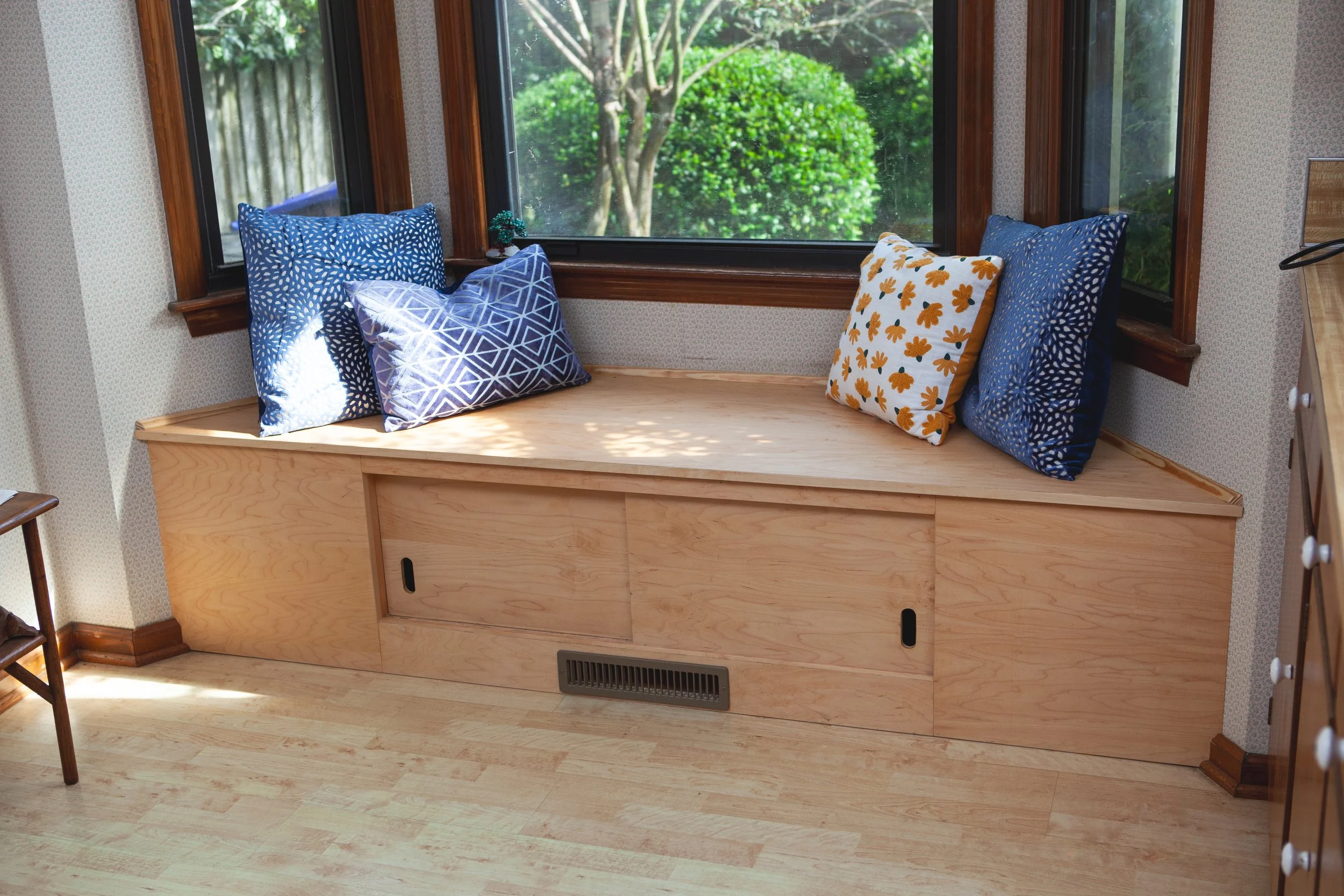window bench -2.jpg