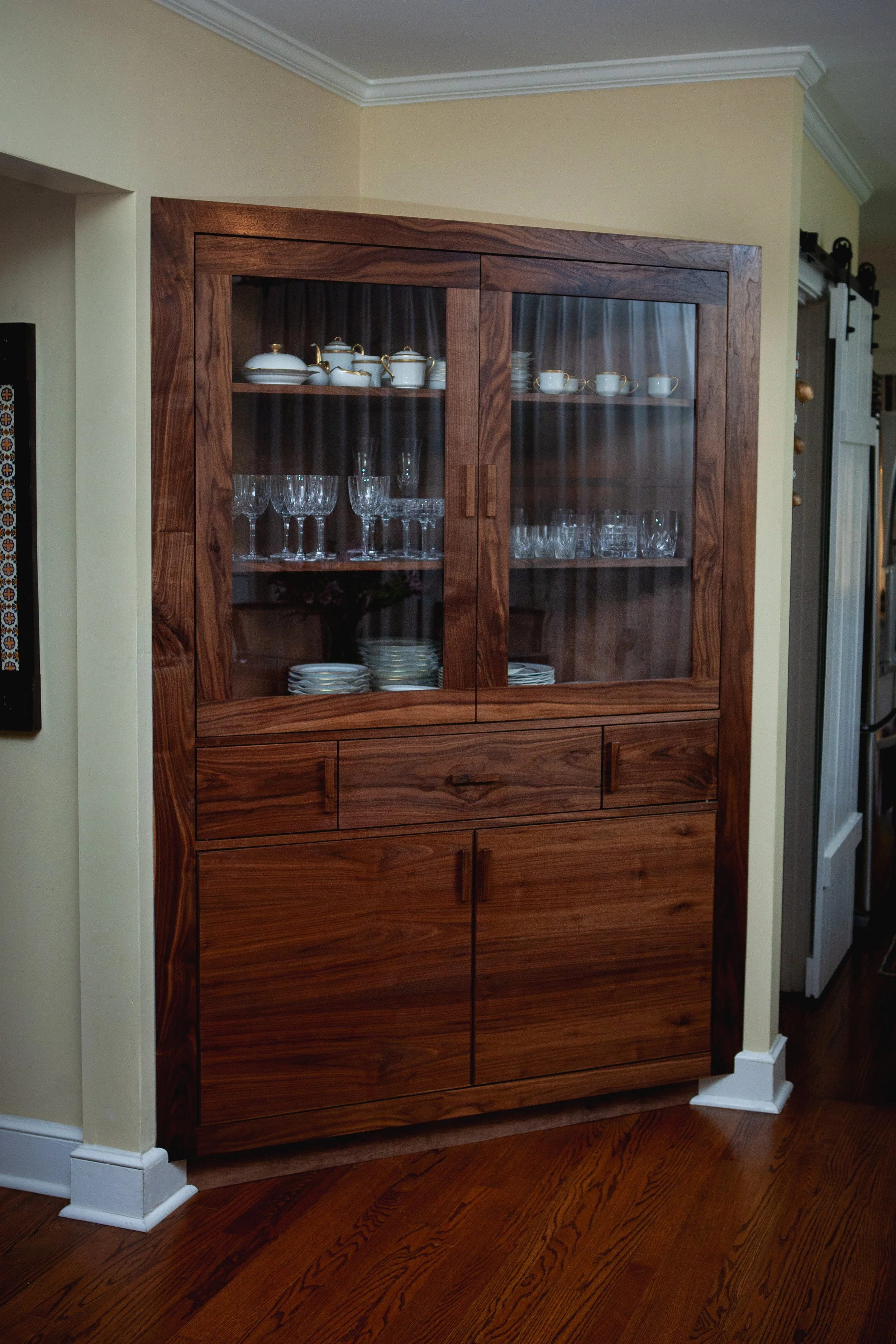 Corner Cabinet (2).jpg