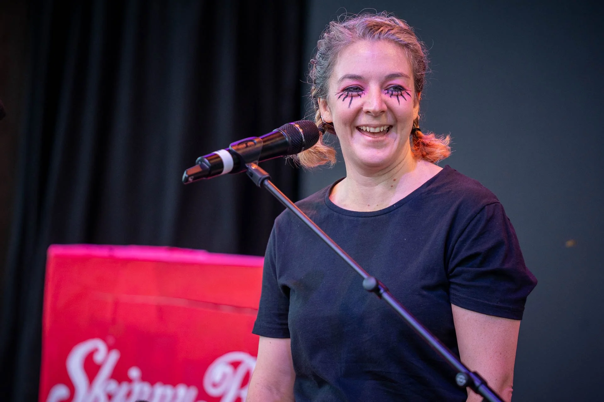 Jens-Zimmer-Photographie_SkinnyBirdSpecki_CHE_20260814_001.jpg