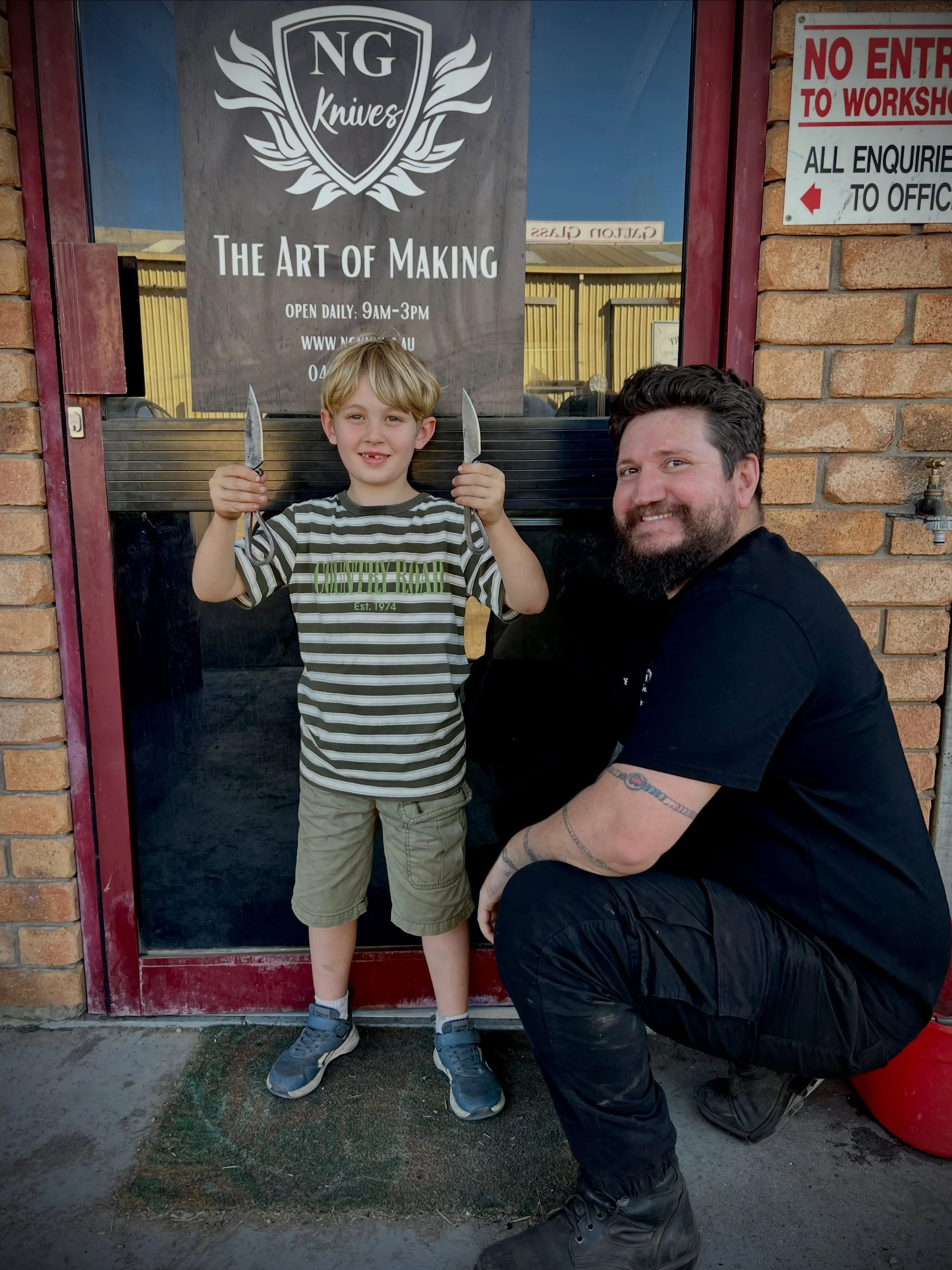 Tiny but mighty 🔥⚒️

At just 7 years old, Neo wanted to learn real tool making, not just watch it on YouTube.

So his mum booked him in for a 1:1 Celtic knifemaking class.