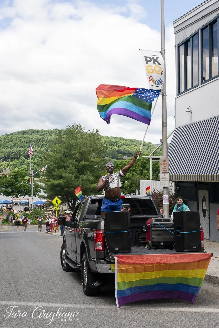 20240608-TaraCiriglianoPhotography_PoughkeepsiePride_639.jpg