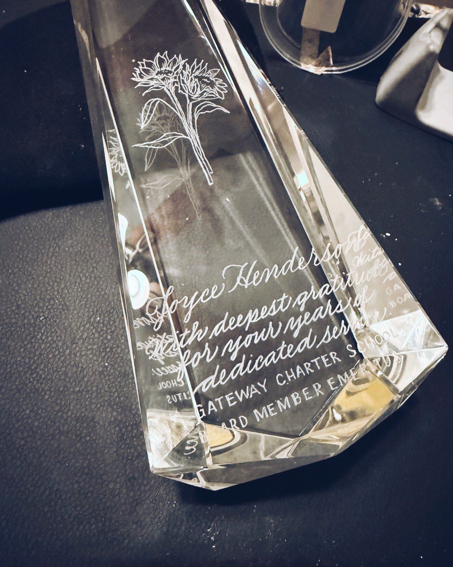 Some randos in my phone. One from gigs, two and a half from the studio, two and a half from work, and two from life. 

#lifemashup #worklifebalance #liveeventartist #gigs #studiocomissions #engravedtrophy #calligraphy #handwrittenletter #waxseals #cu