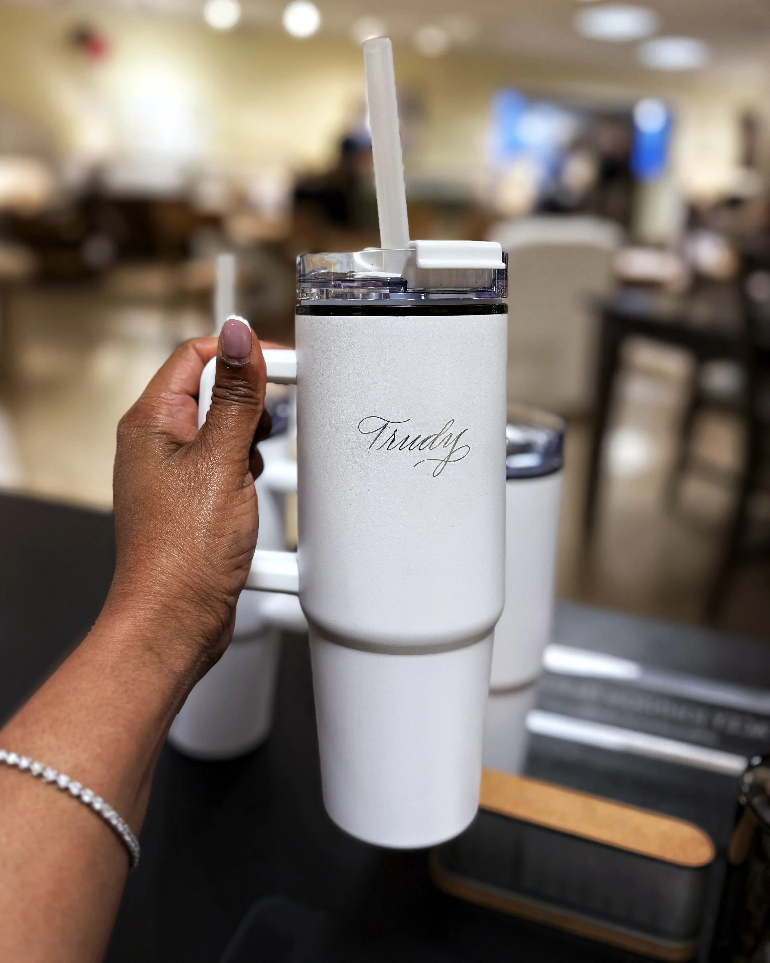 Furnitureland | True Custom Launch
Live personalization of tumblers during the launch of Bassett's True Custom collection, helping guests create keepsakes connected to the shopping experience.