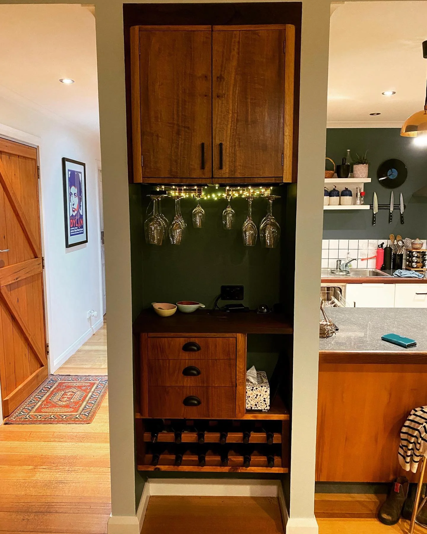 Very fun recycle and re-use project turning an awkward space in to a beautiful drinks cabinet. Made with a modified old chest of drawers, recycled Jarrah and Macrocarpa with a few extra touches to make this a talking point of the room 🍺🍸