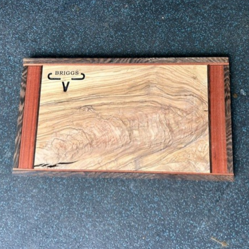 Briggs Cutting Board 5.png