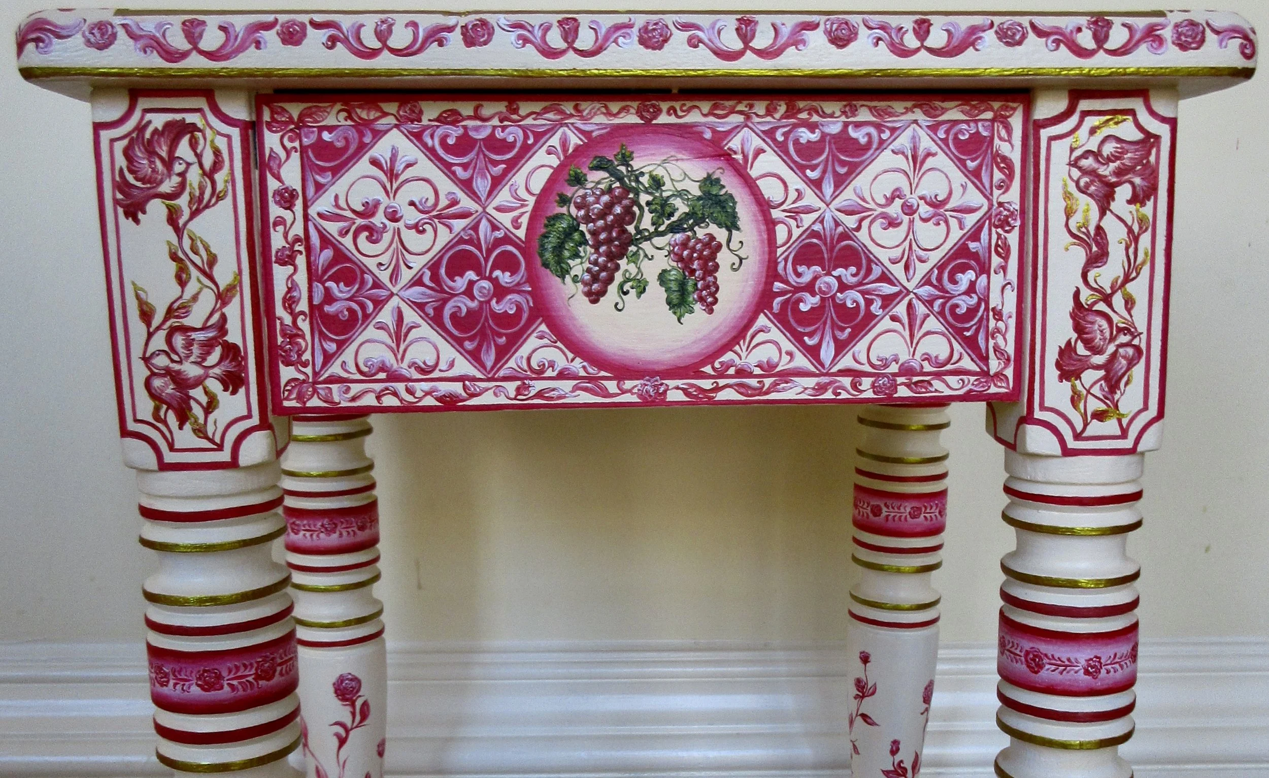 Detail of the vine vignette and doves of peace.