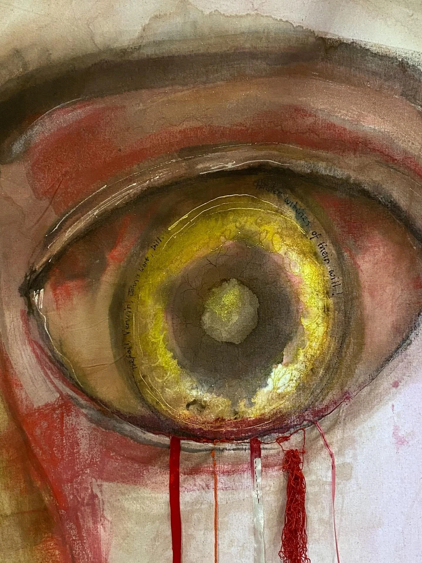 Wonderful visit to @tracysatchwillstudio today for a mentor session - inspiring ideas and exciting work 
.
.
.
#creativediscussion #mentoring #artistdialogue