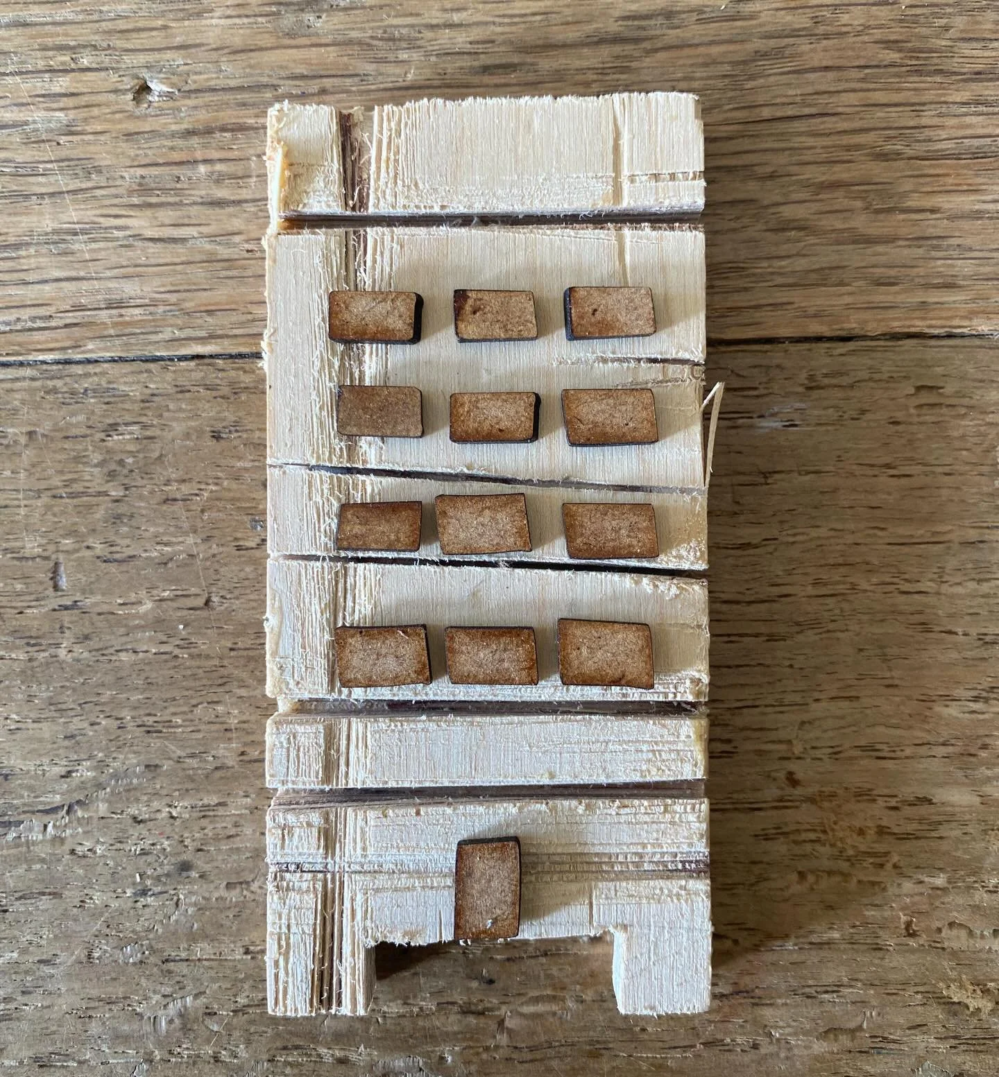 Reminding myself of what it is that grounds me 
.
#getbacktowork #creativityisgrounding #anniebrundrit