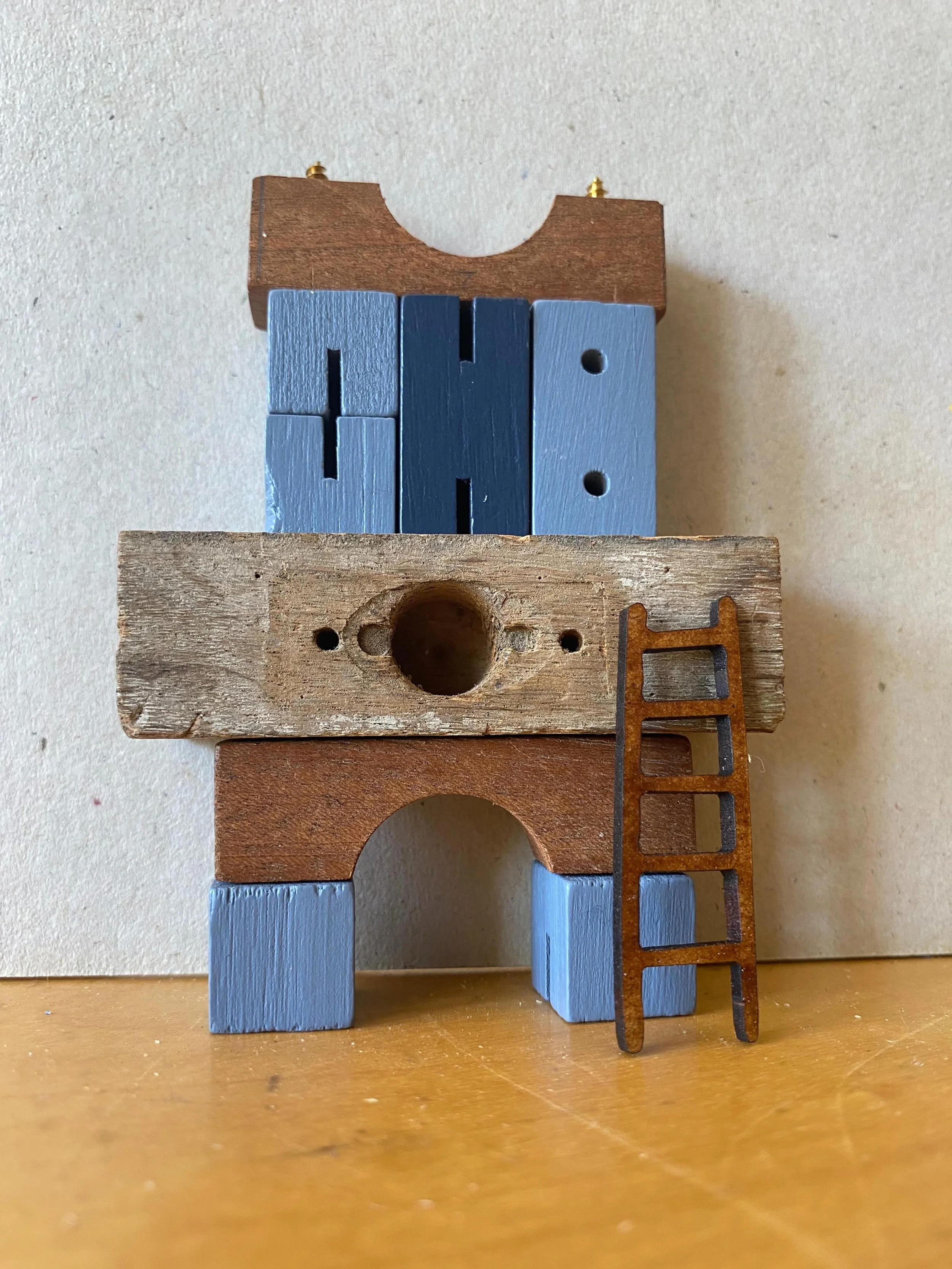 Chunky confidence 
.
.
.
#playingwithblocks #buildings #anniebrundrit
