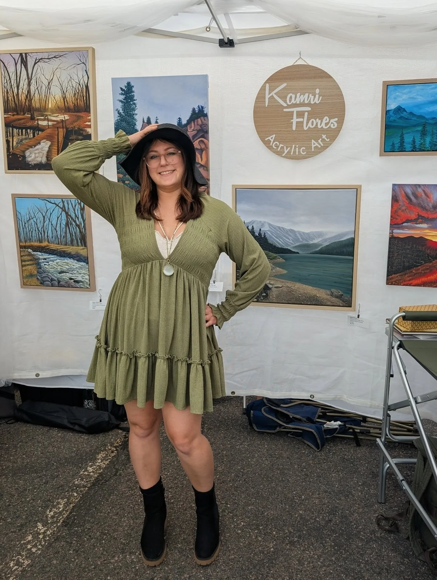 Beautiful day at the Evergreen Elk and Art Festival! Find me here tomorrow, Sunday 09/28, from 10am-4pm! I'll be at tent F3 🎨🖌️