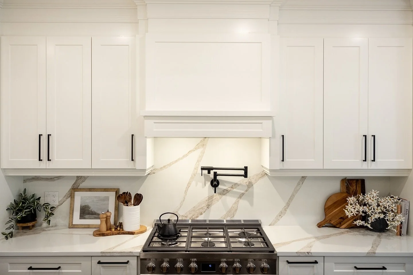 If you love your countertop, you can consider extending it as your backsplash. It&rsquo;s called &ldquo;countersplash&rdquo; and it has been gaining popularity for a few years. While it&rsquo;s a trendy and pricier option, I personally believe it&rsq
