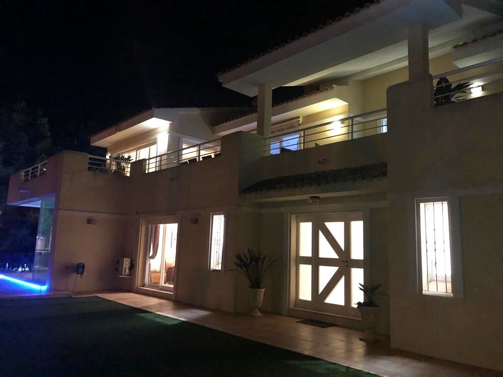 Stunning views of the villa at night 🌙✨✨ #LaMangaClub #Spain #Night #Murcia #Cartagena #InteriorDesign #Lighting #OutdoorLiving #LuxuryVilla