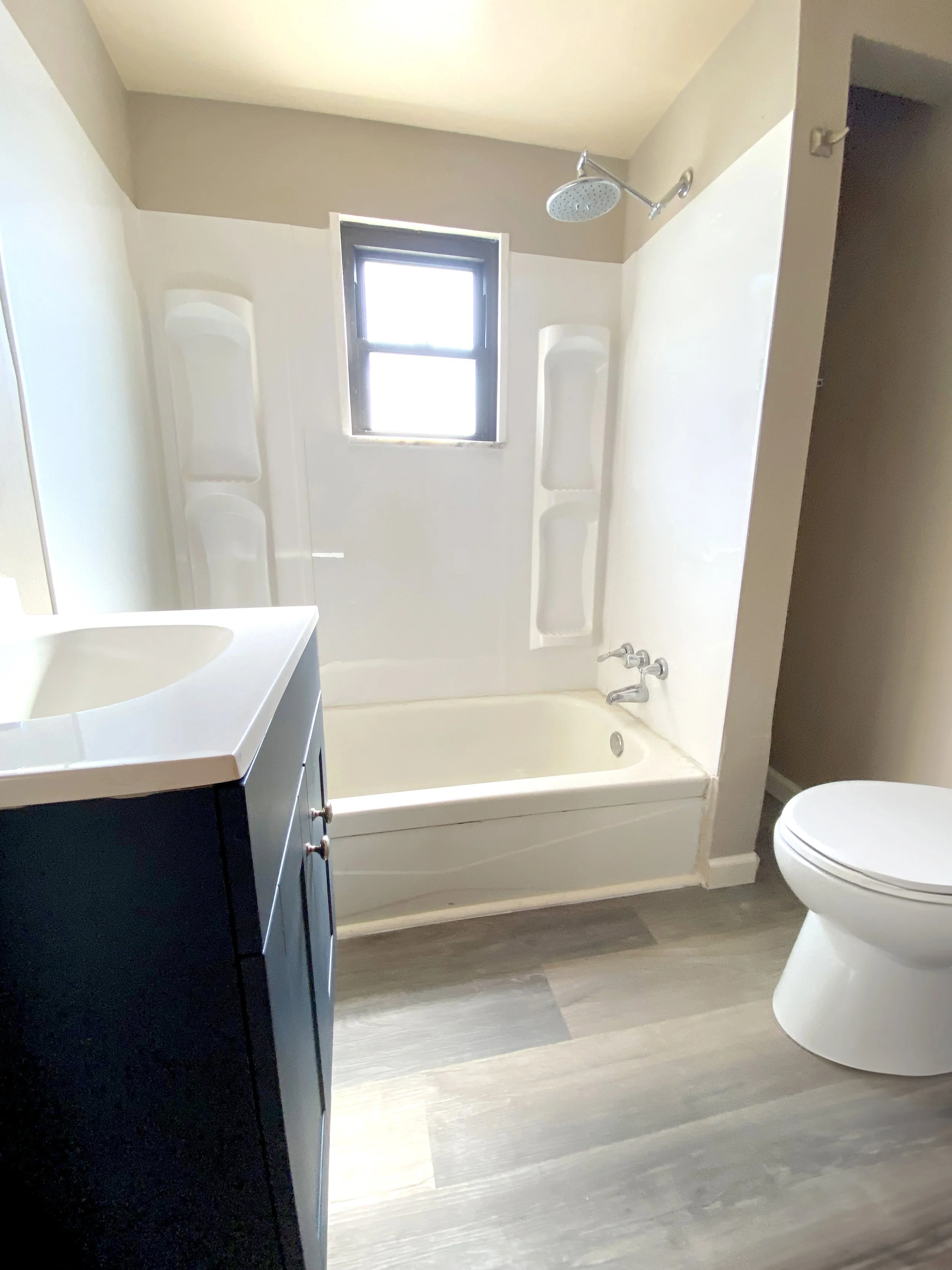 8.bathroom.jpg
