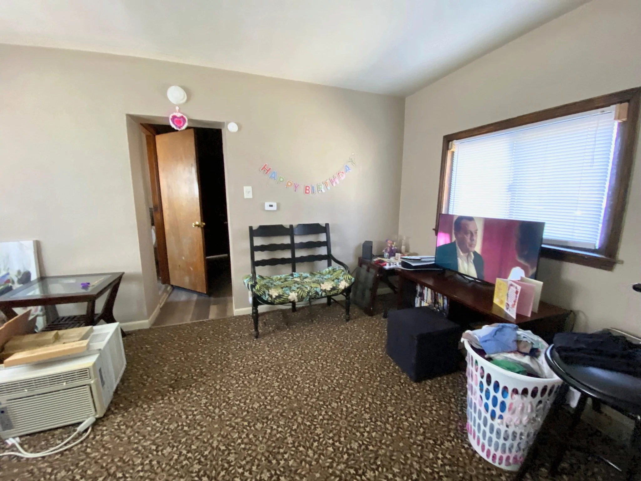 IMG_7582_FSBO.jpg