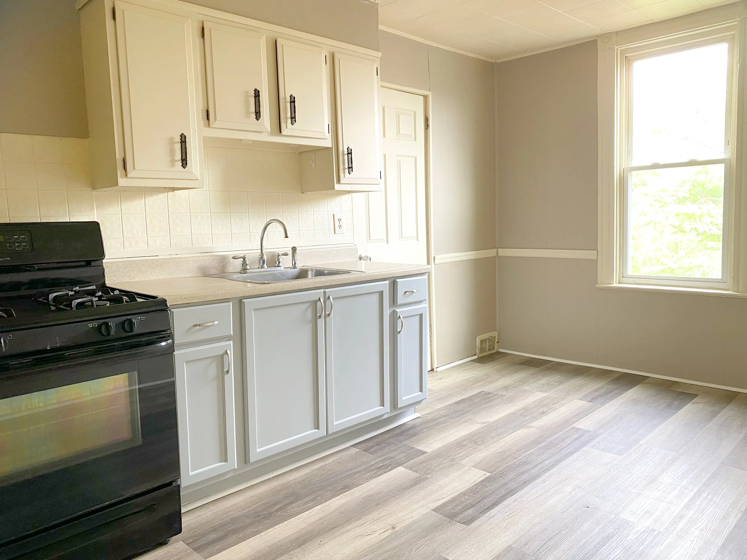 2.Kitchen.jpg