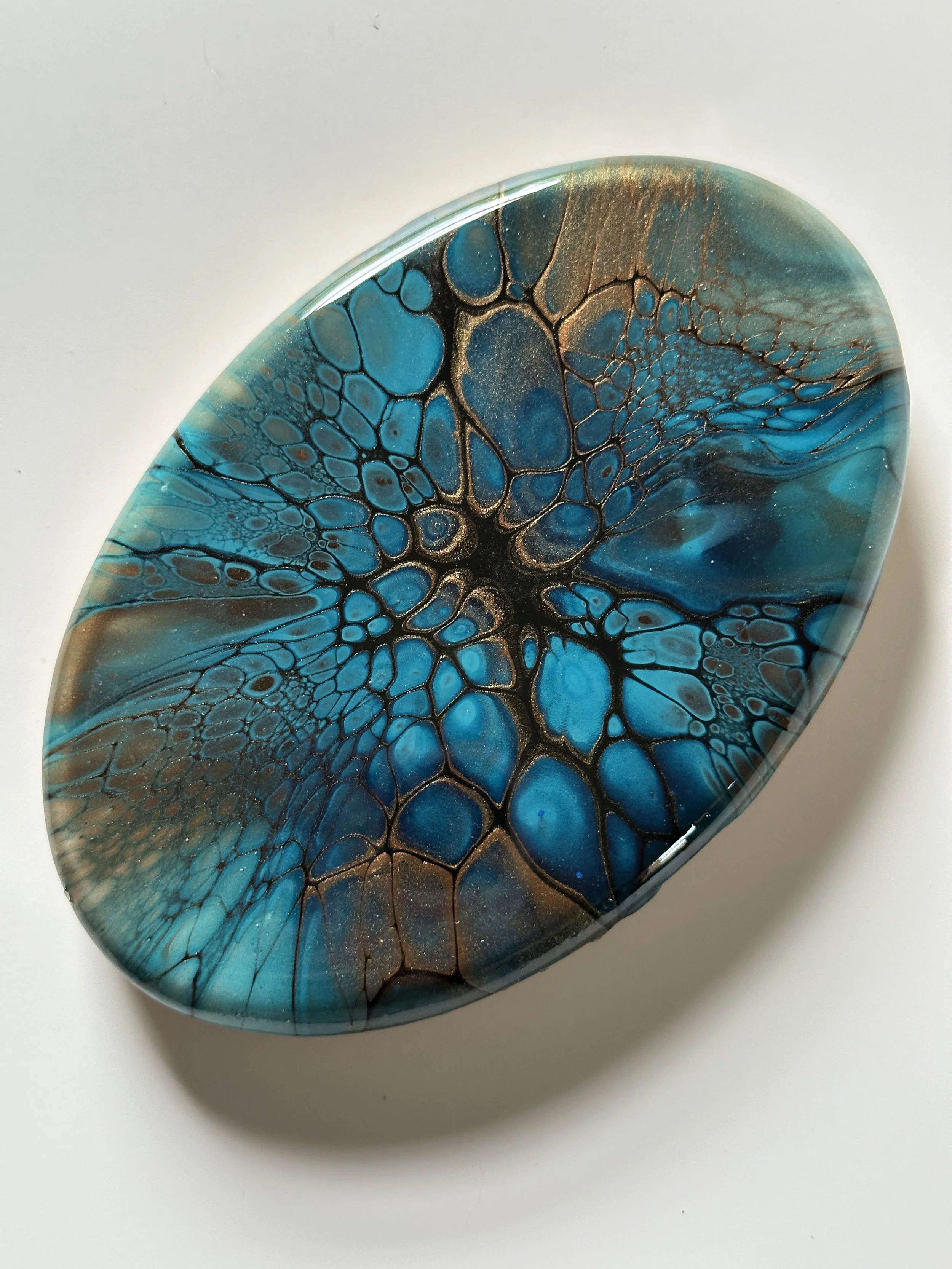 570-4" by 6" Oval Acrylic Bloom Base