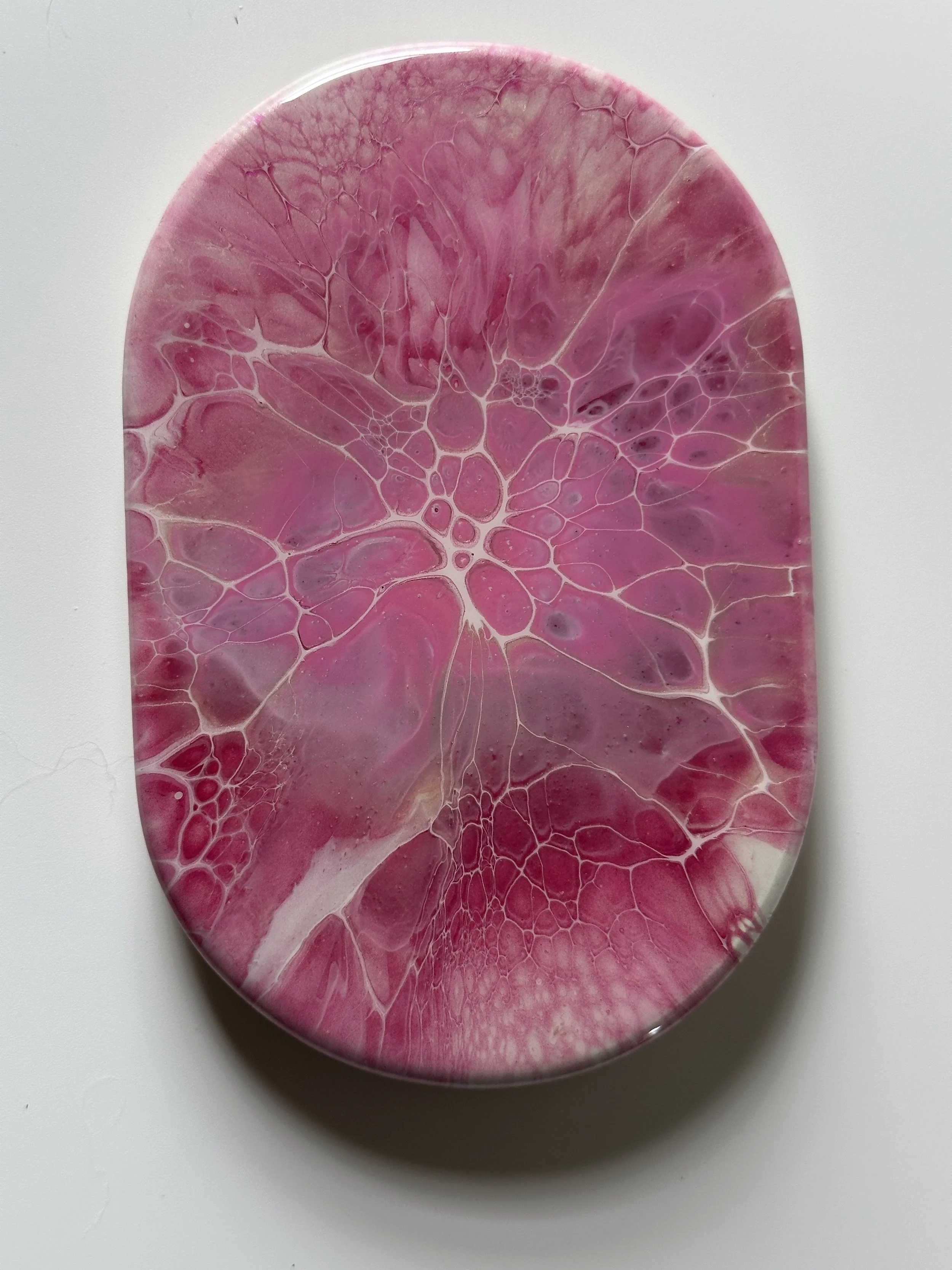569-4" by 6" Oval Acrylic Bloom Base